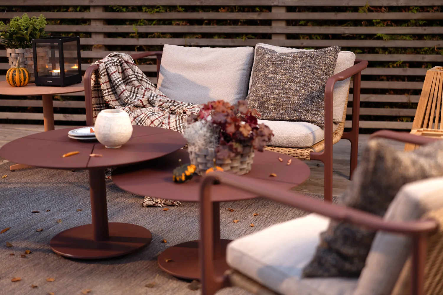 Peace coffee table, Zin red, Ø80x46 cm Brafab