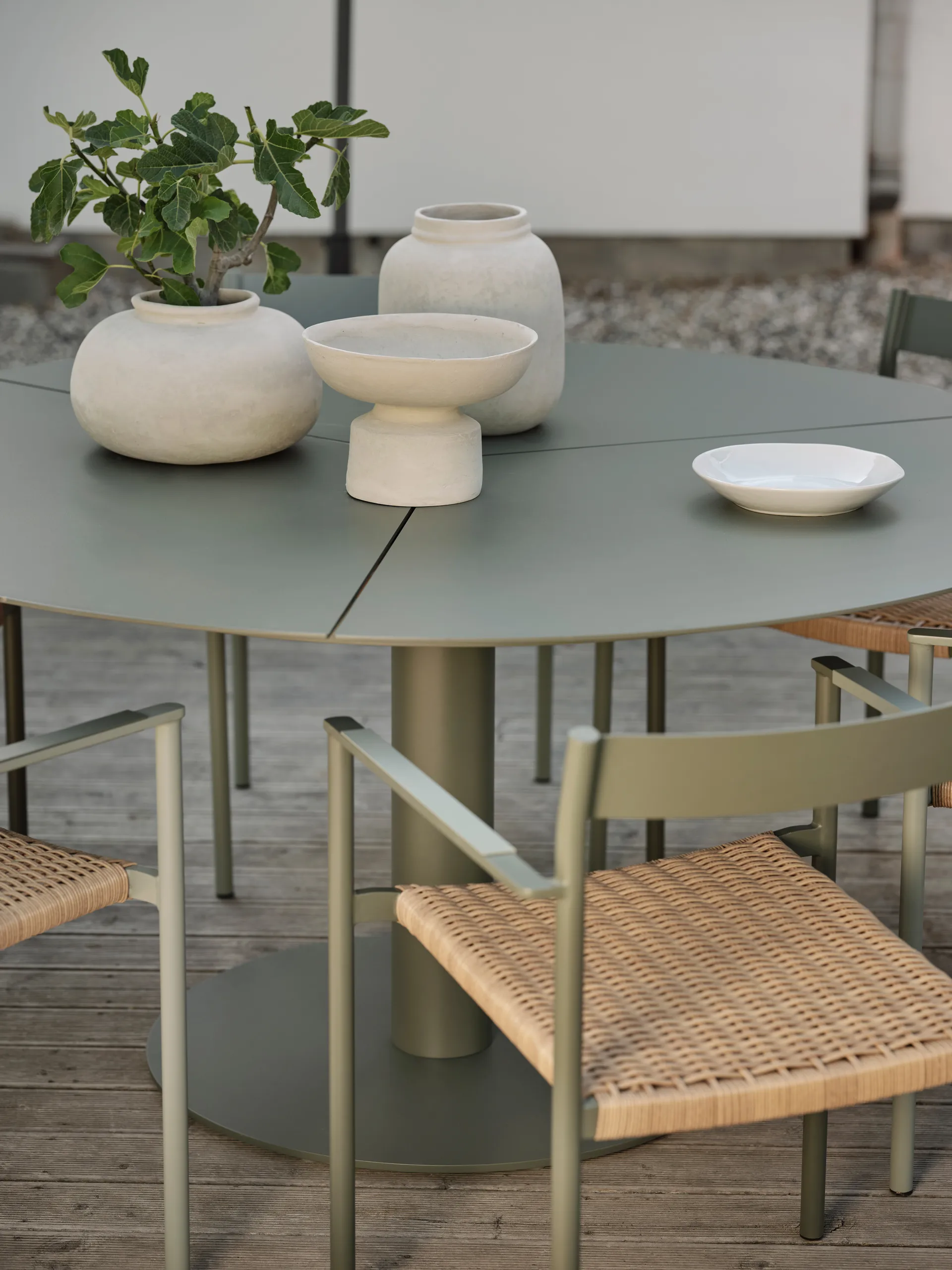 Peace dining table Ø110 cm Nordic green Brafab