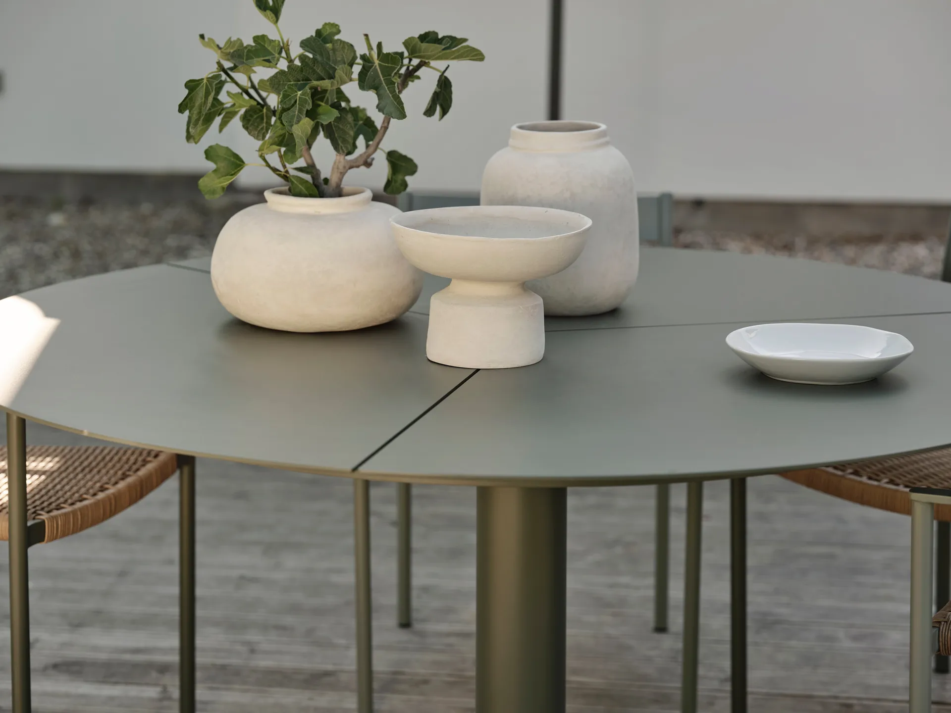 Peace dining table Ø110 cm Nordic green Brafab