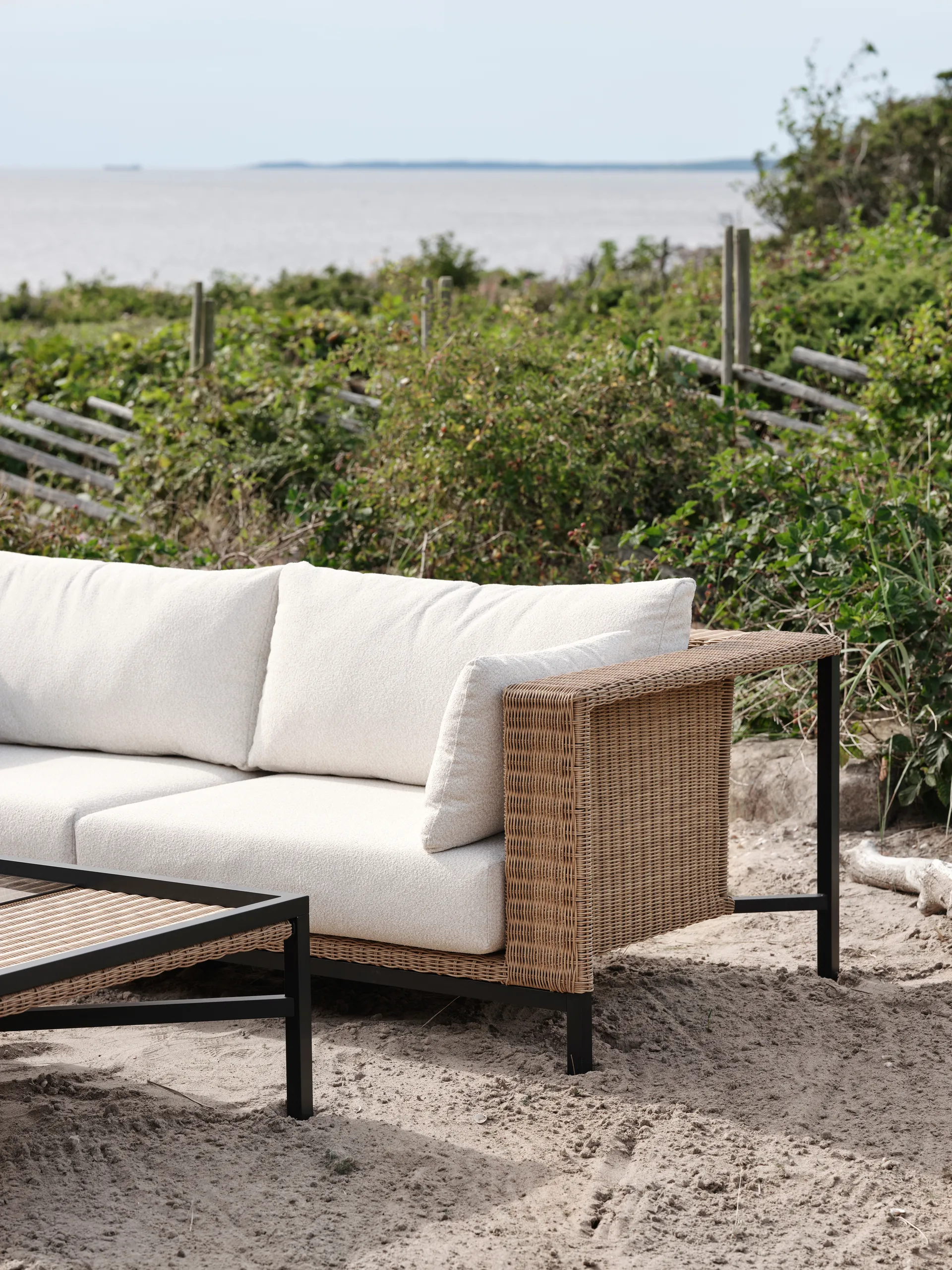 Shell sofa, Teddy rice-black Brafab