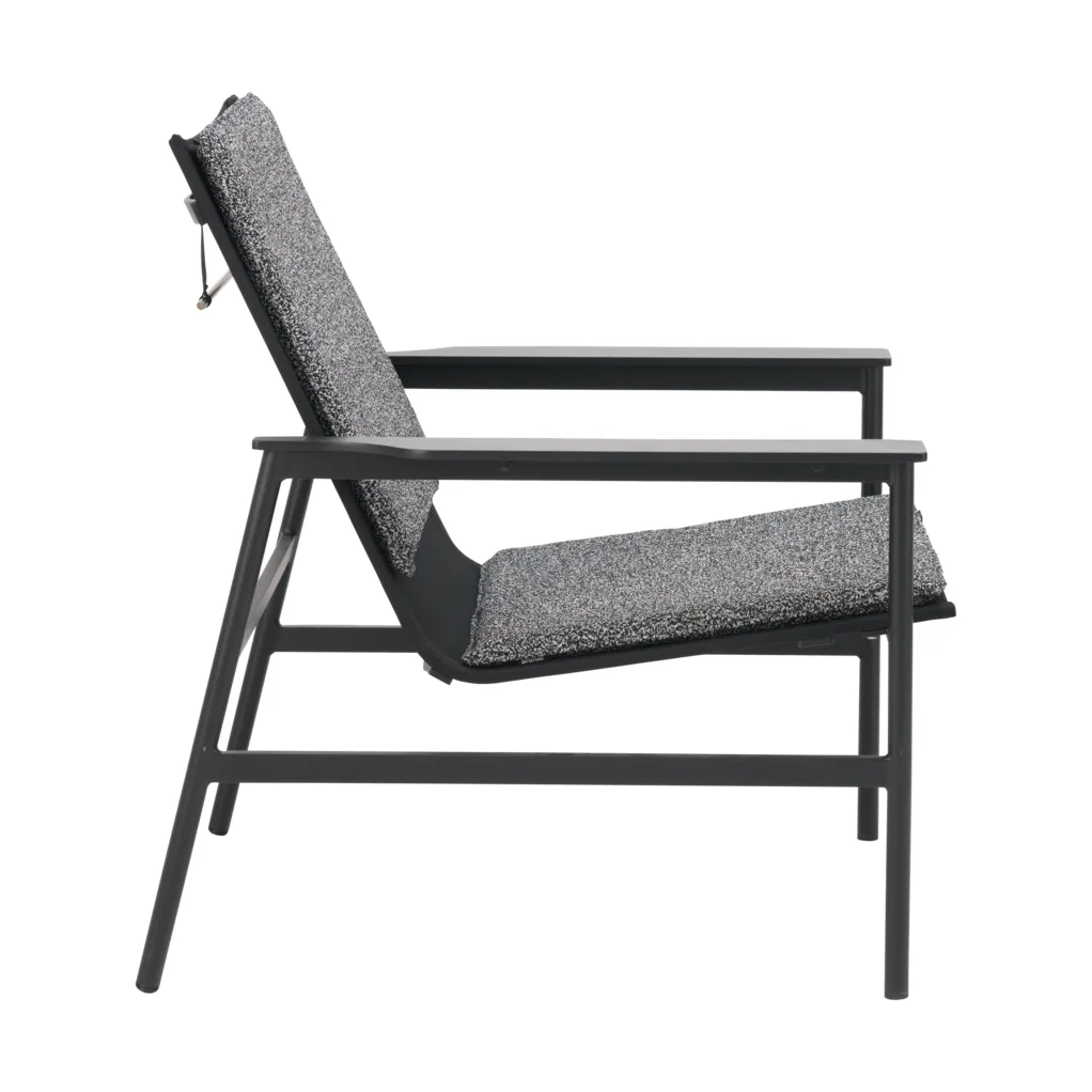 Soro lounge armchair, Black-teddy ant Brafab