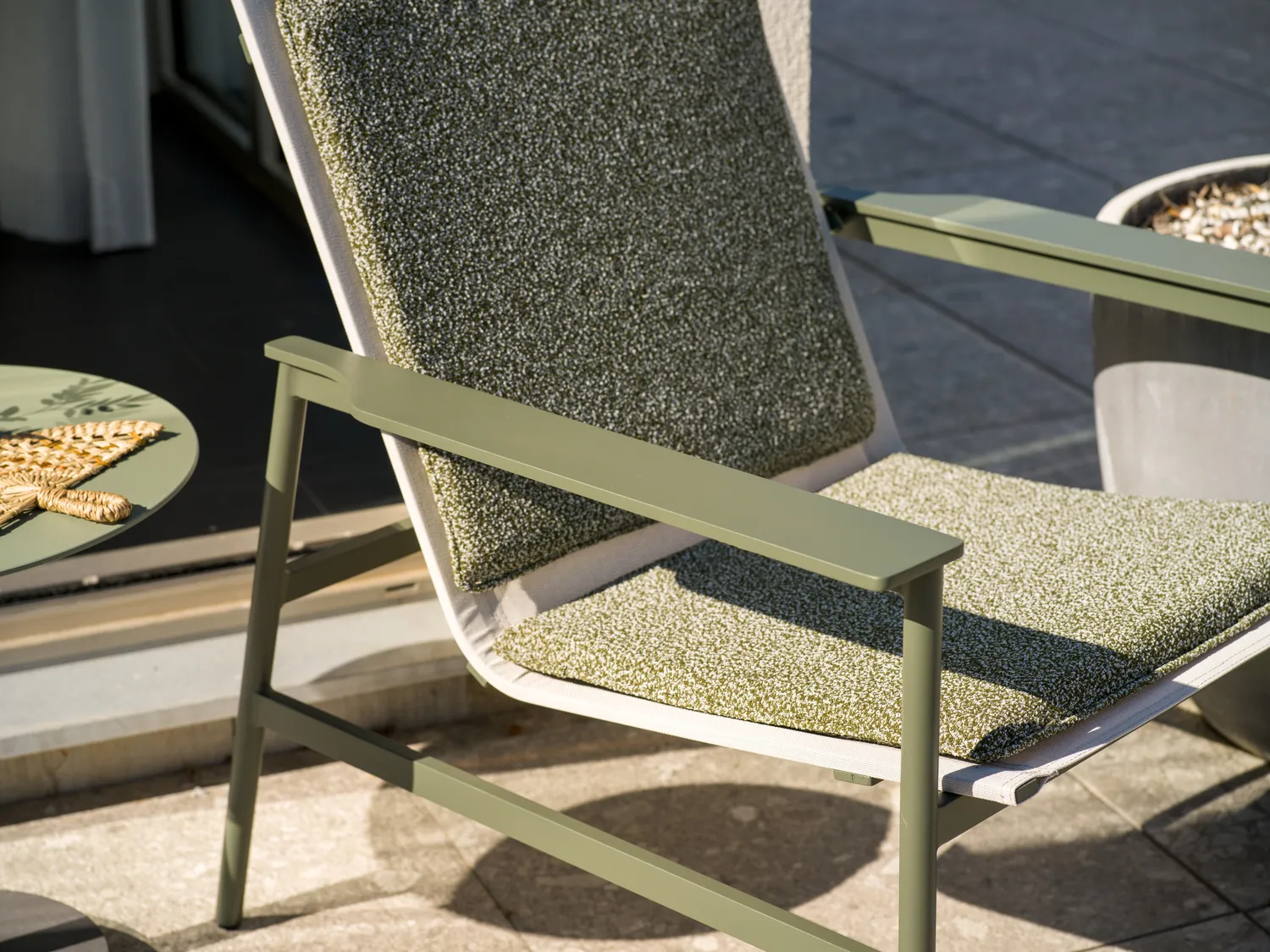 Soro lounge armchair, Nordic green-teddy verde Brafab