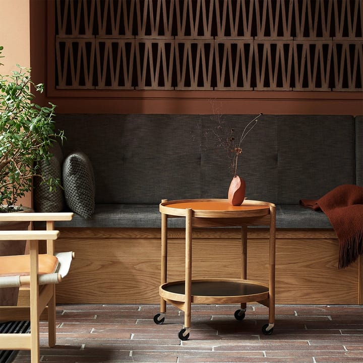 Bølling Tray Table model 50, Clay, oiled walnut stand Brdr. Krüger