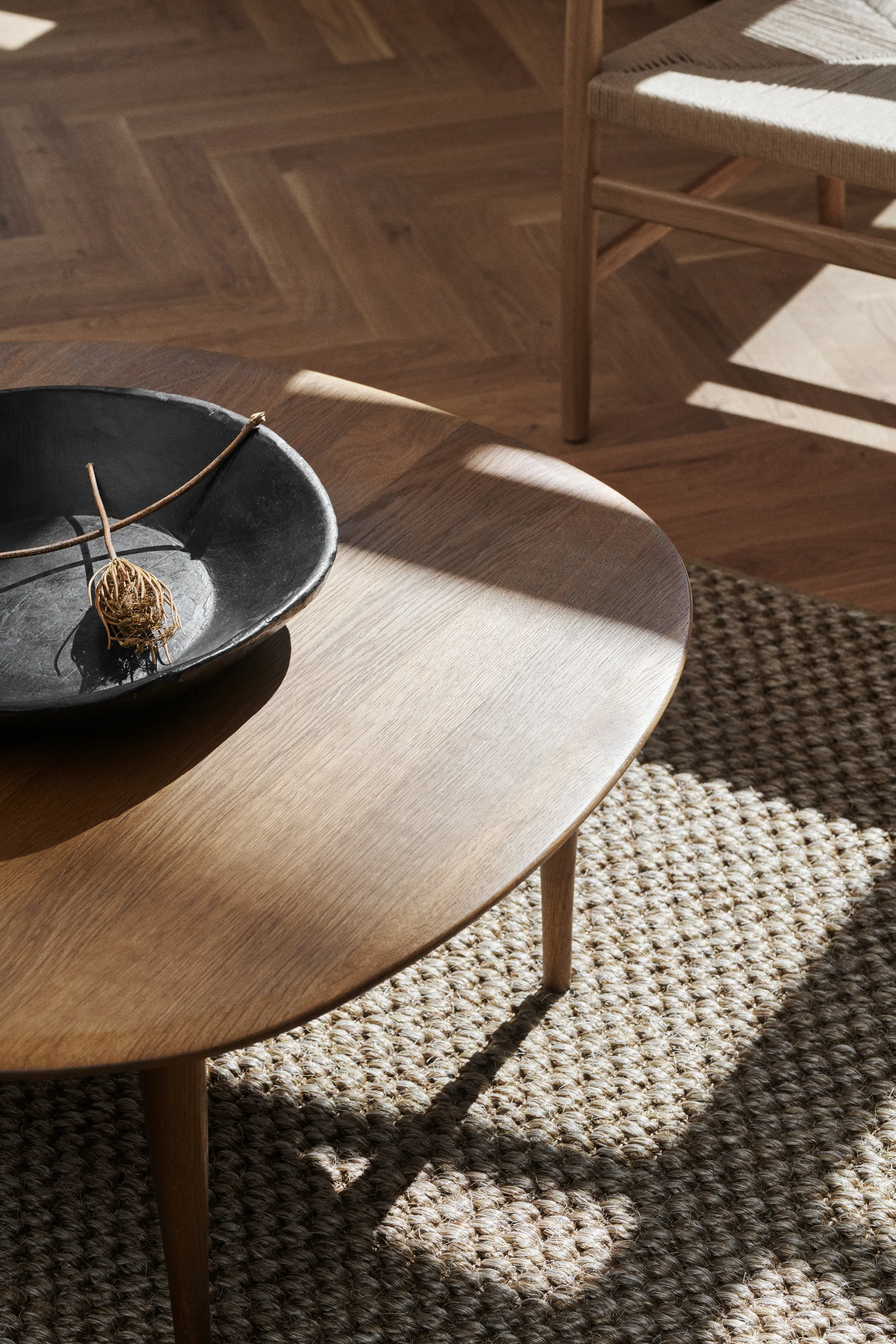 Jari coffee table Ø85 cm, Smoke oiled oak Brdr. Krüger