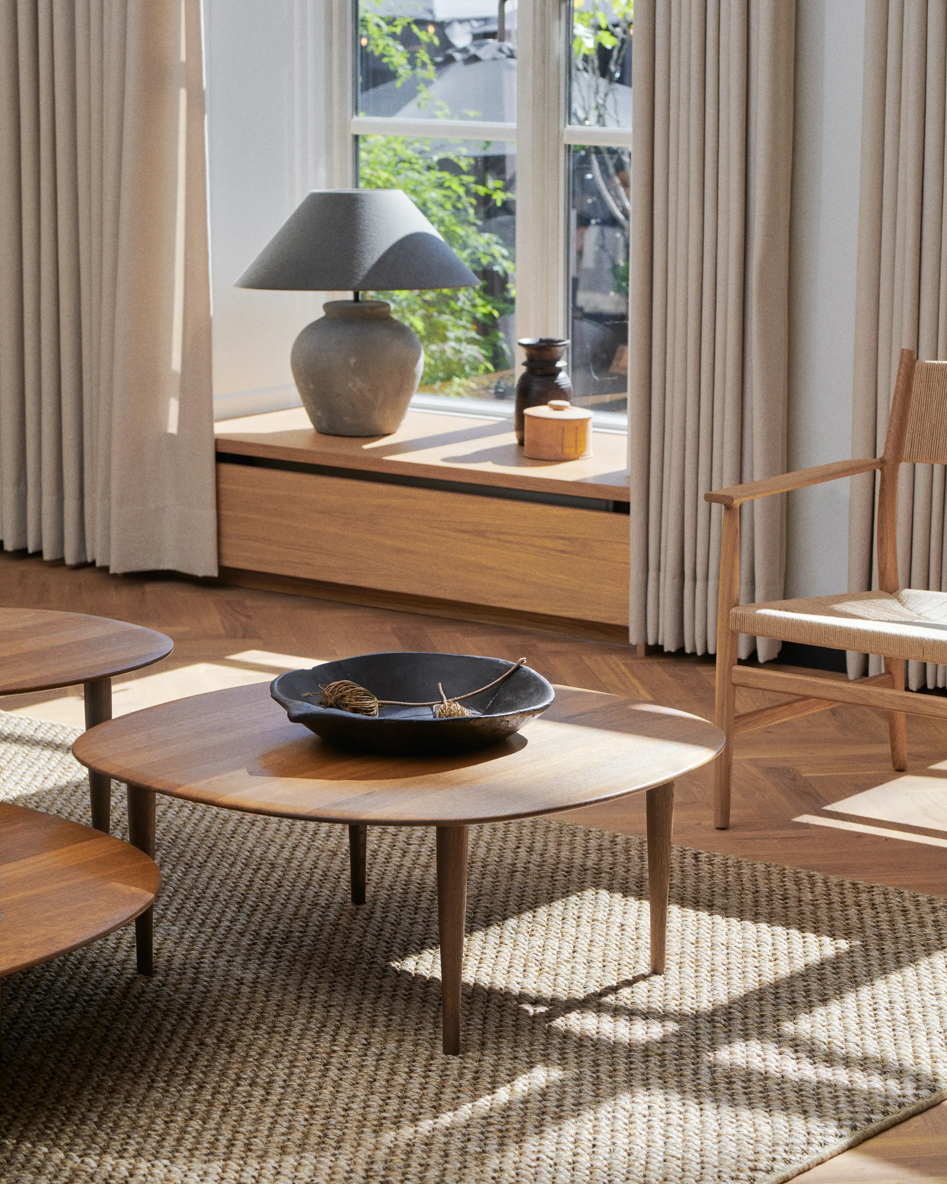 Jari coffee table Ø85 cm, Smoke oiled oak Brdr. Krüger