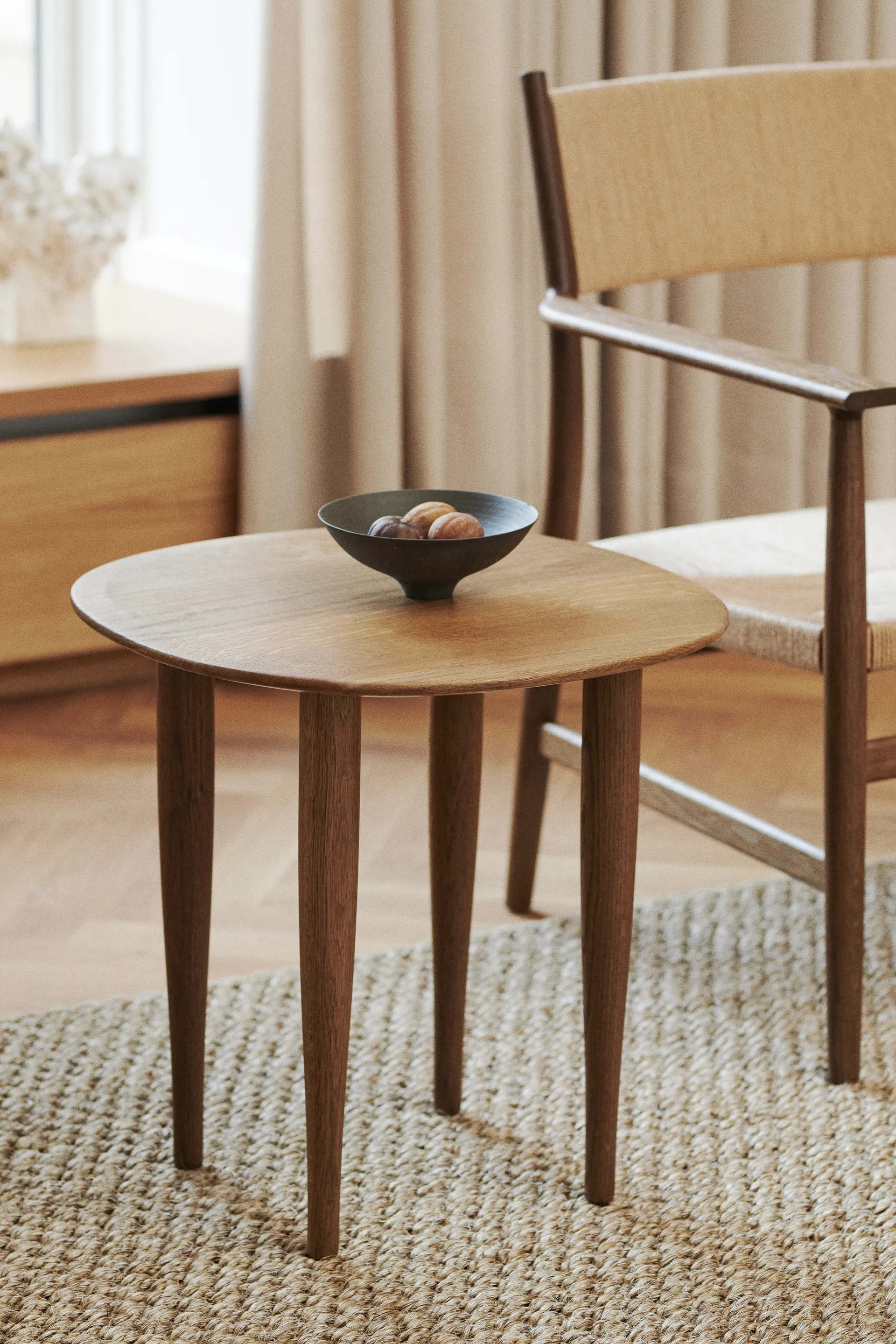Jari side table Ø45 cm, Smoke oiled oak Brdr. Krüger