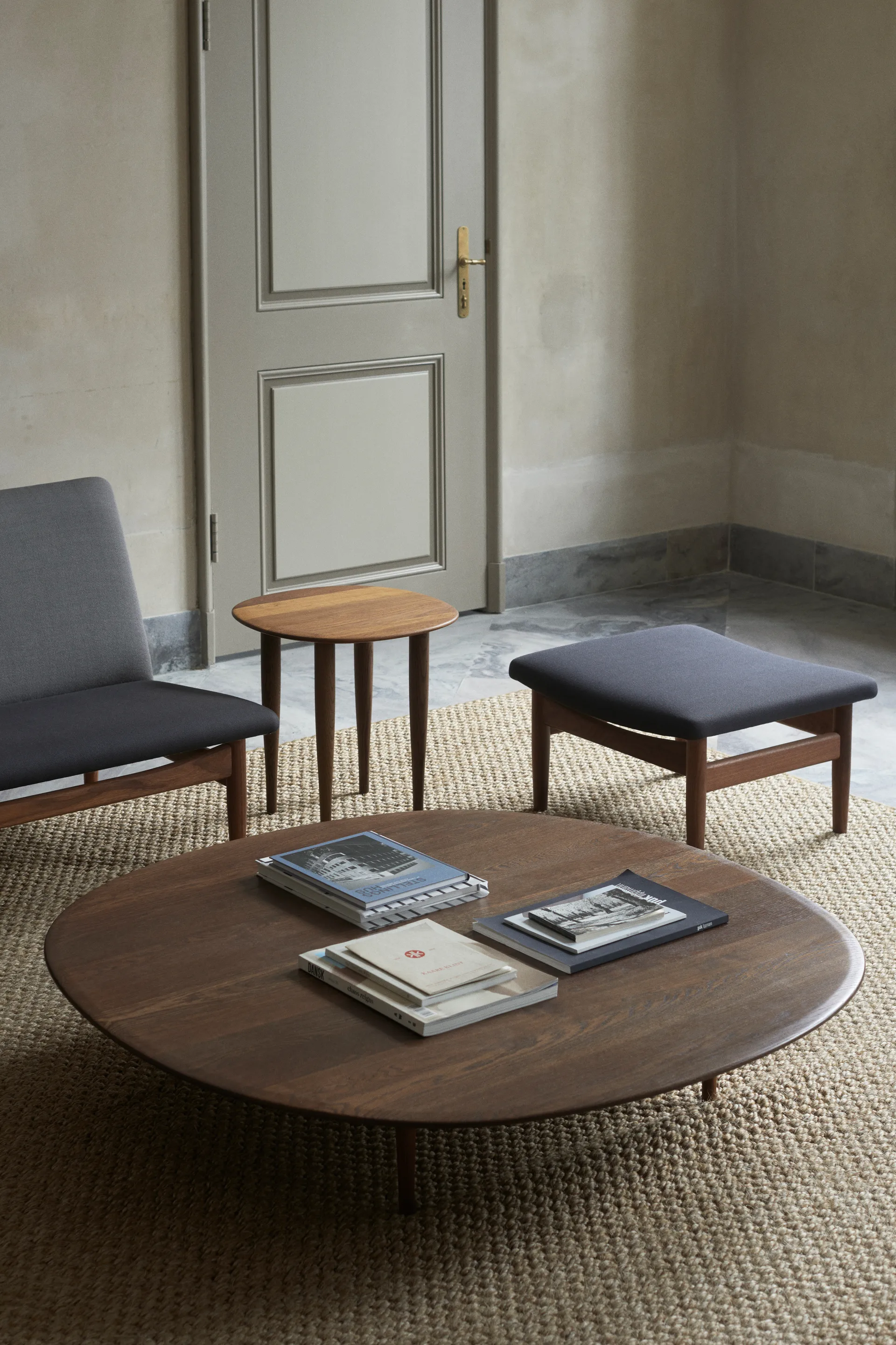 Jari side table Ø45 cm, Smoke oiled oak Brdr. Krüger