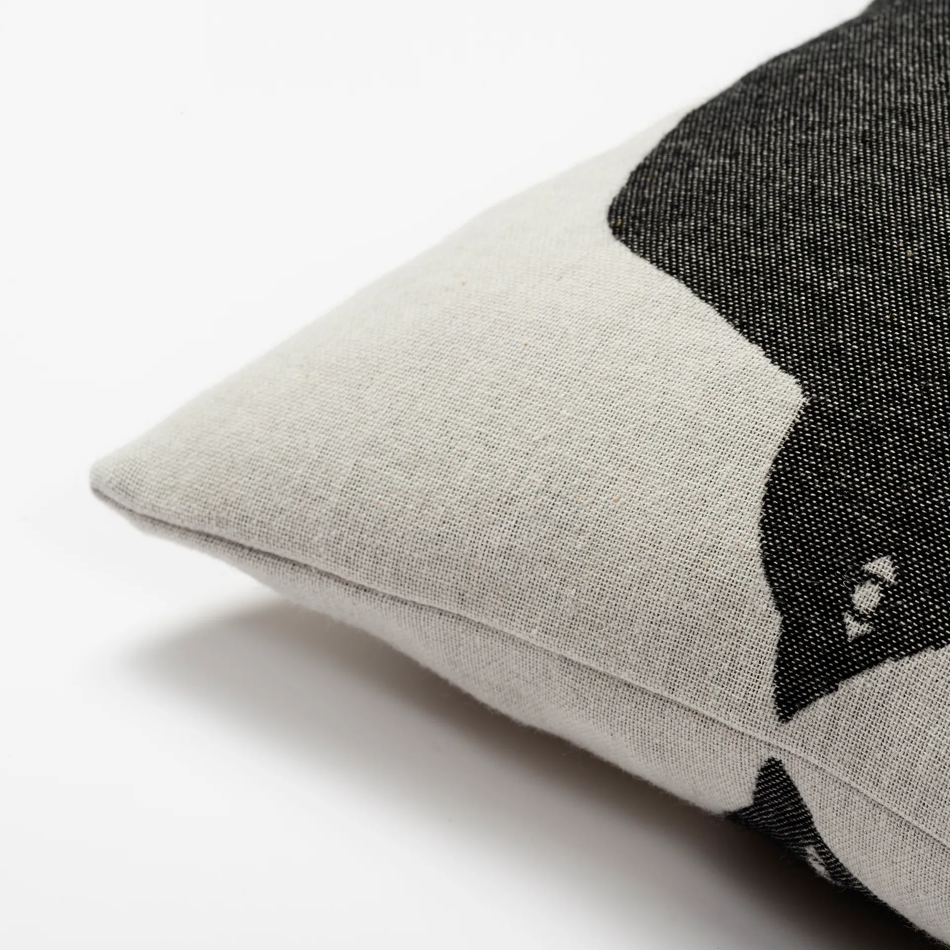 Early bird cushion cover 40x60 cm, Beluga Brita Sweden