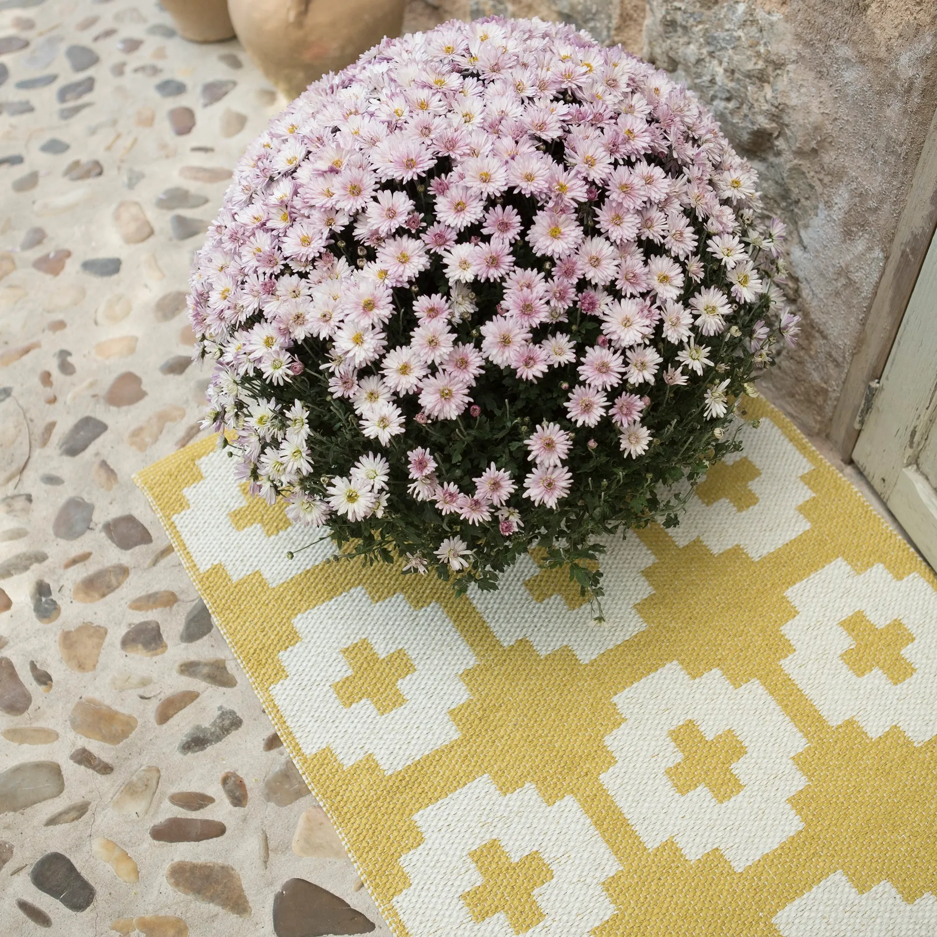 Flower rug sun (yellow), 70x100 cm Brita Sweden