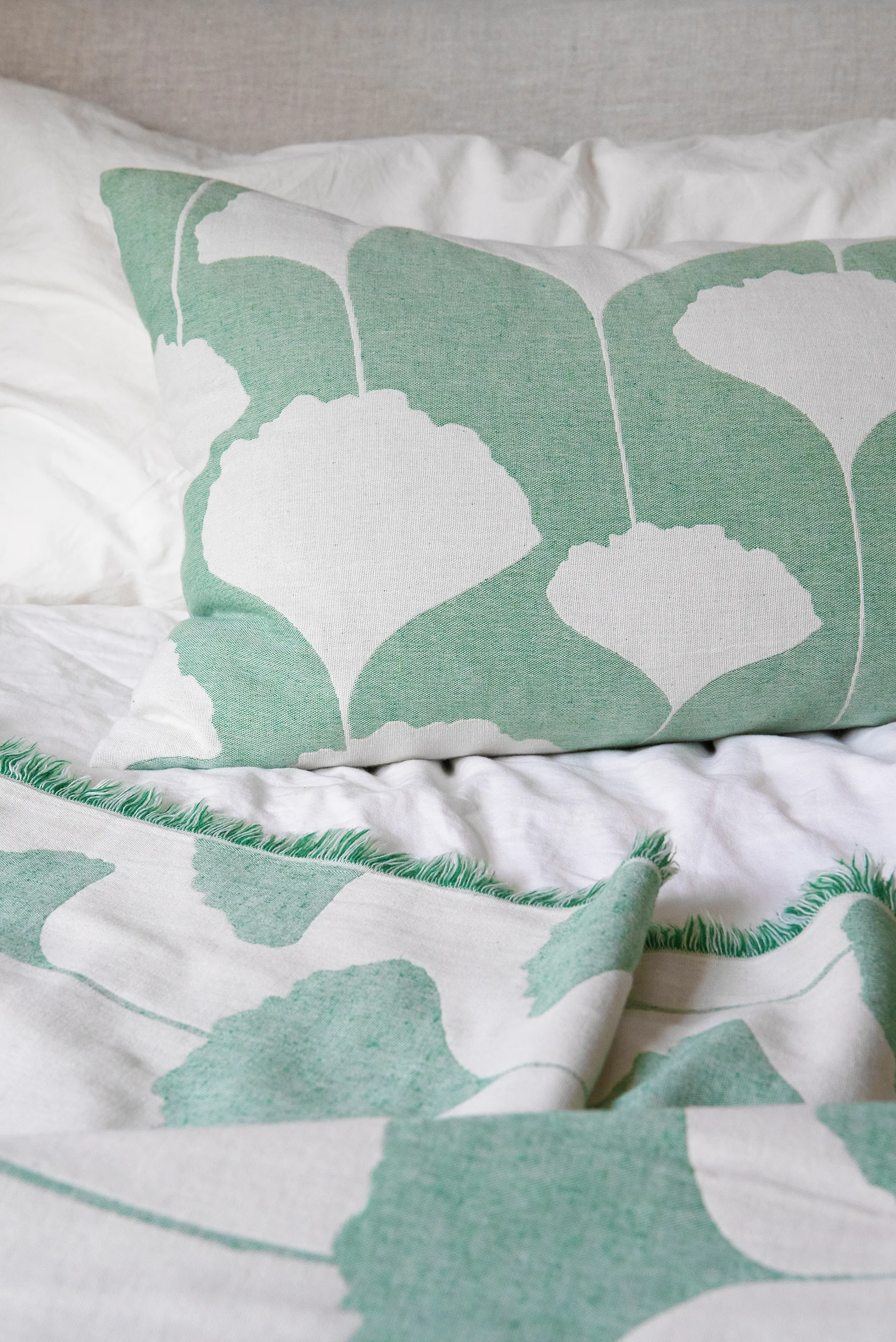 Ginko cotton throw 130x170 cm, Green-white (Emerald) Brita Sweden