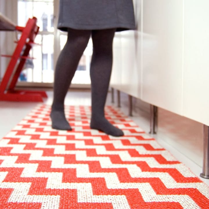 Gunnel rug red, 70x200 cm Brita Sweden