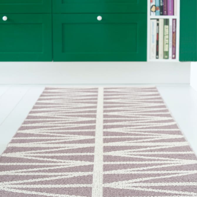 Helmi rug amethyst grey (purple) - 70x200 cm - Brita Sweden