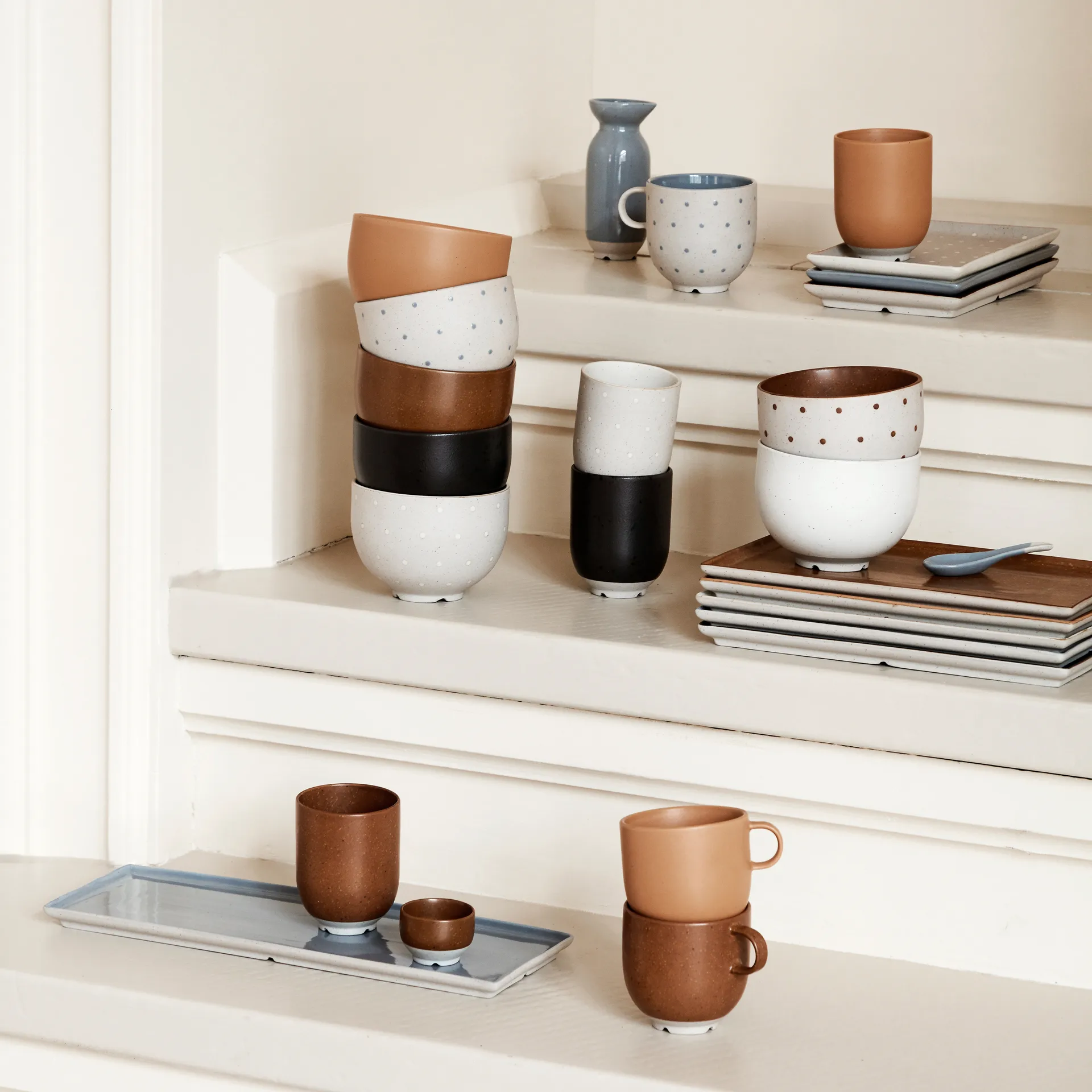 Eli mug 20 cl, matte soft light grey dots Broste Copenhagen