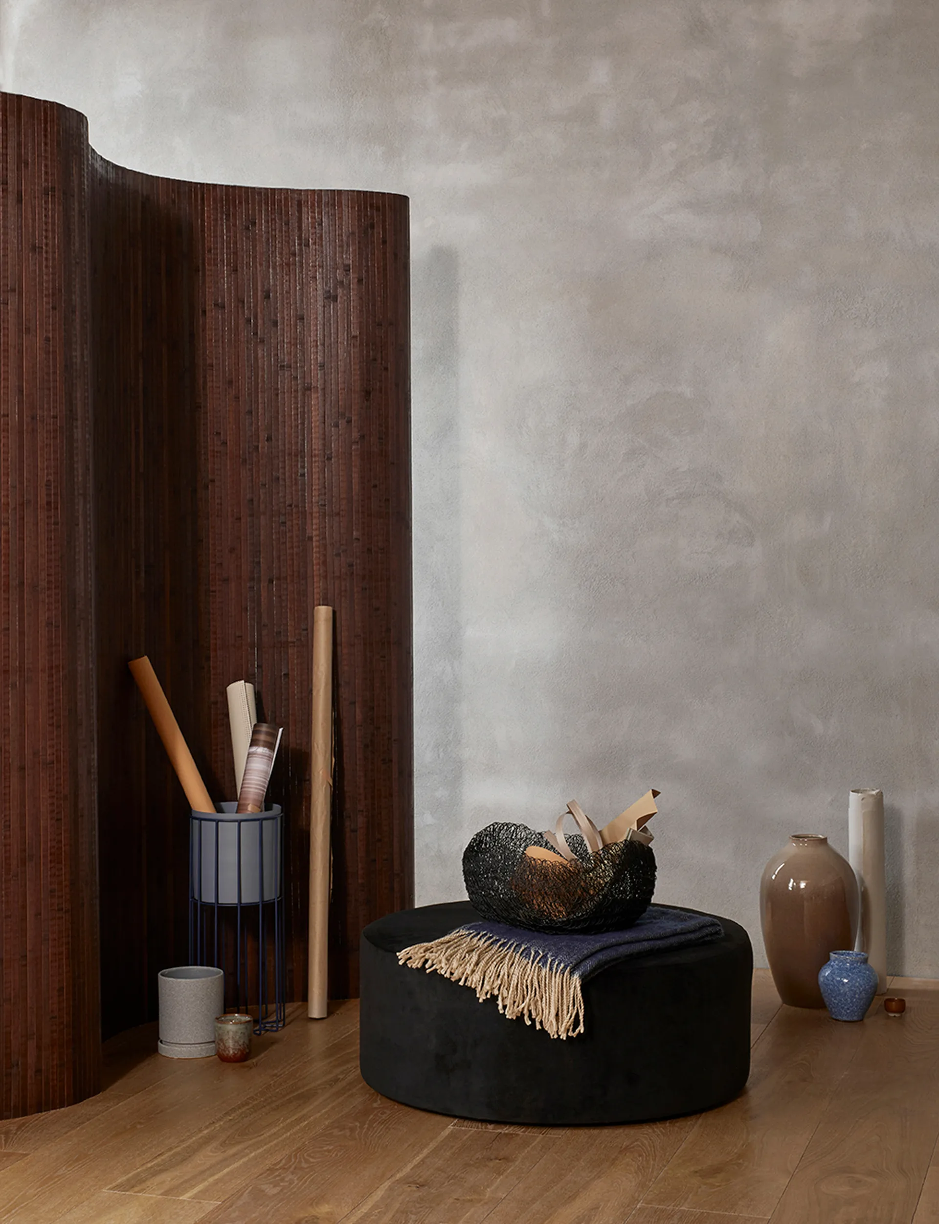 Fenja flower pot with stand 2 parts, Tradewinds Broste Copenhagen