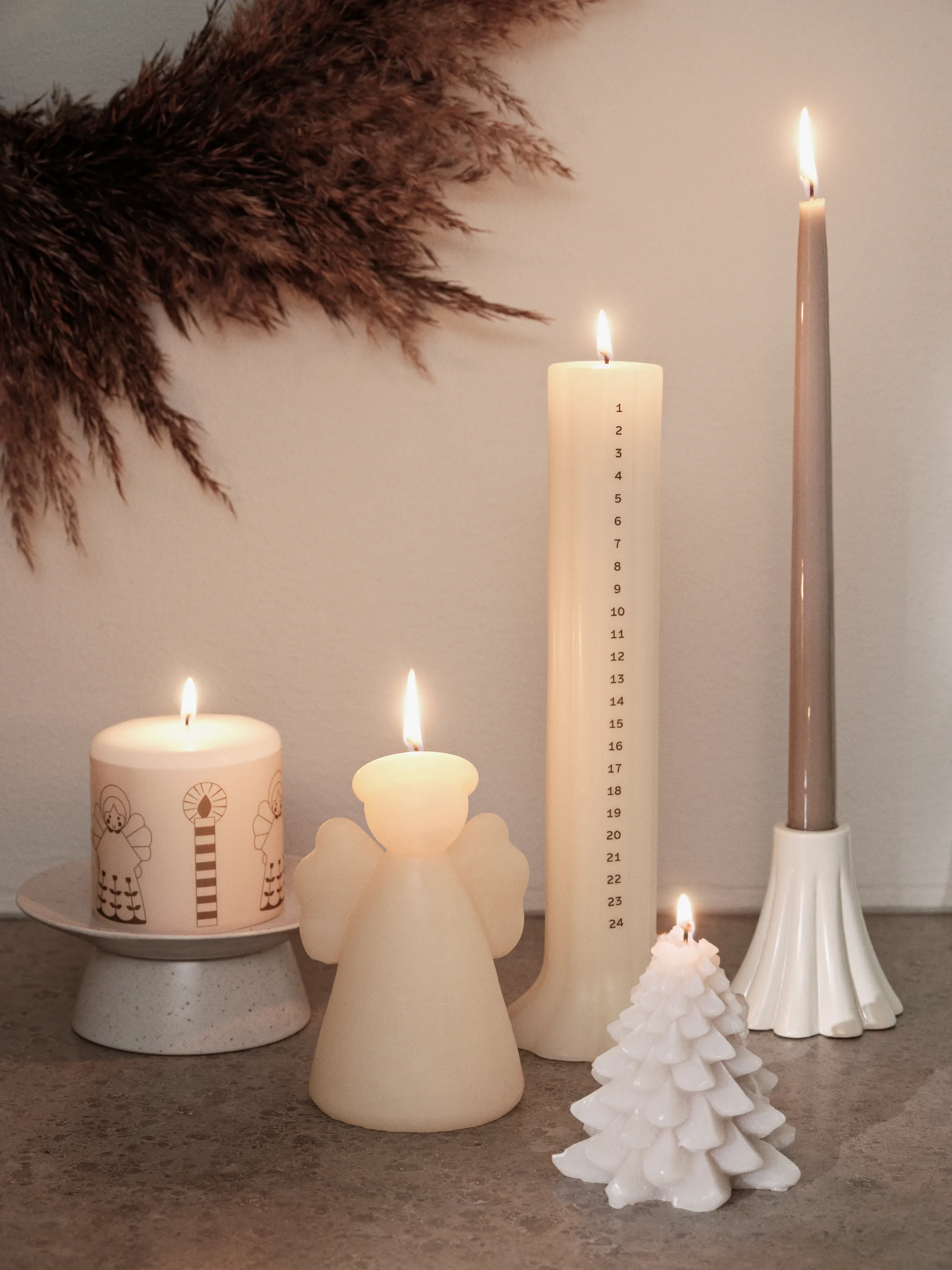 Granny Christmas tree candle Ø9x10 cm, Pure White Broste Copenhagen