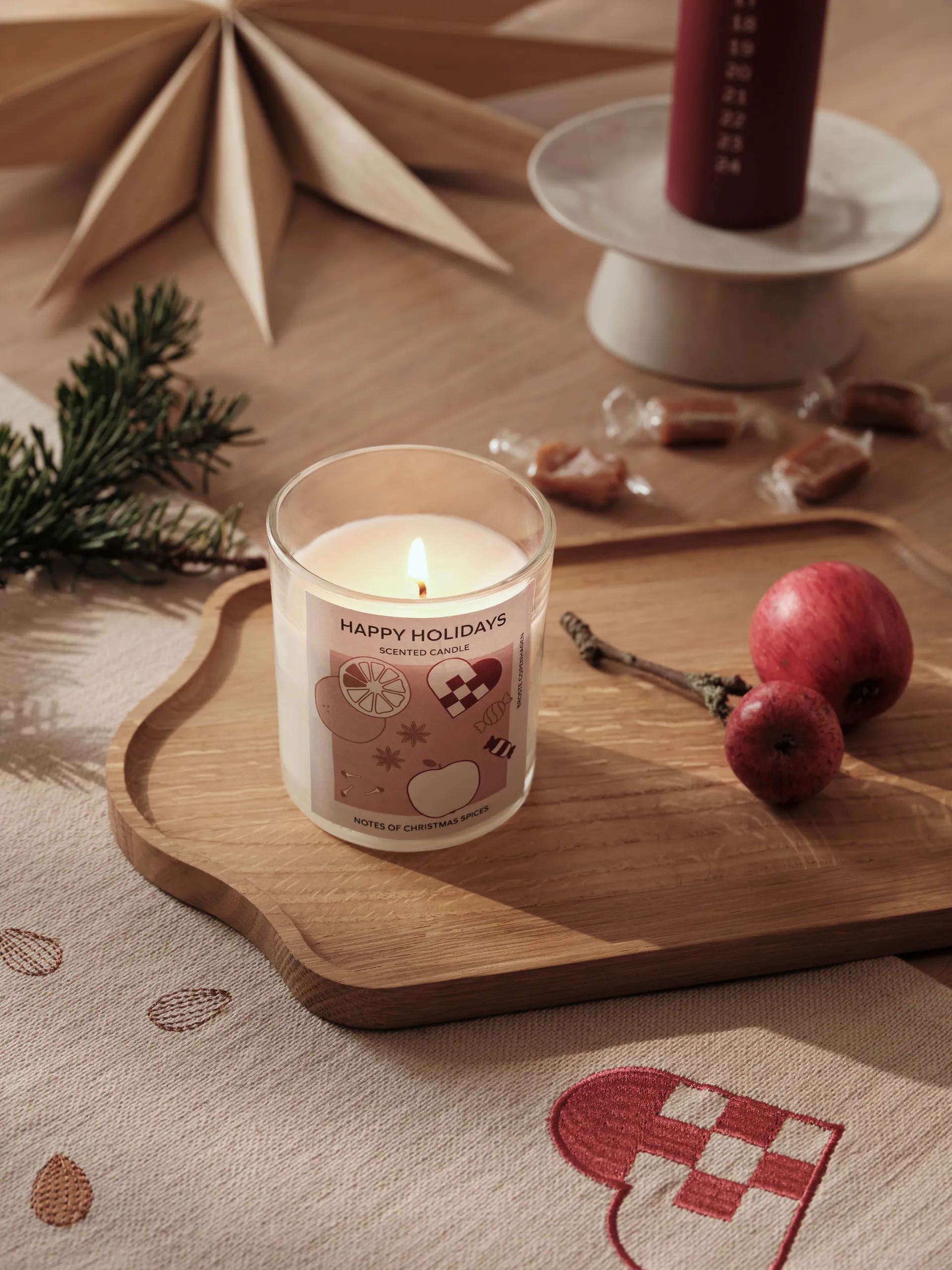 Happy Holidays scented candle 32 h, White Broste Copenhagen
