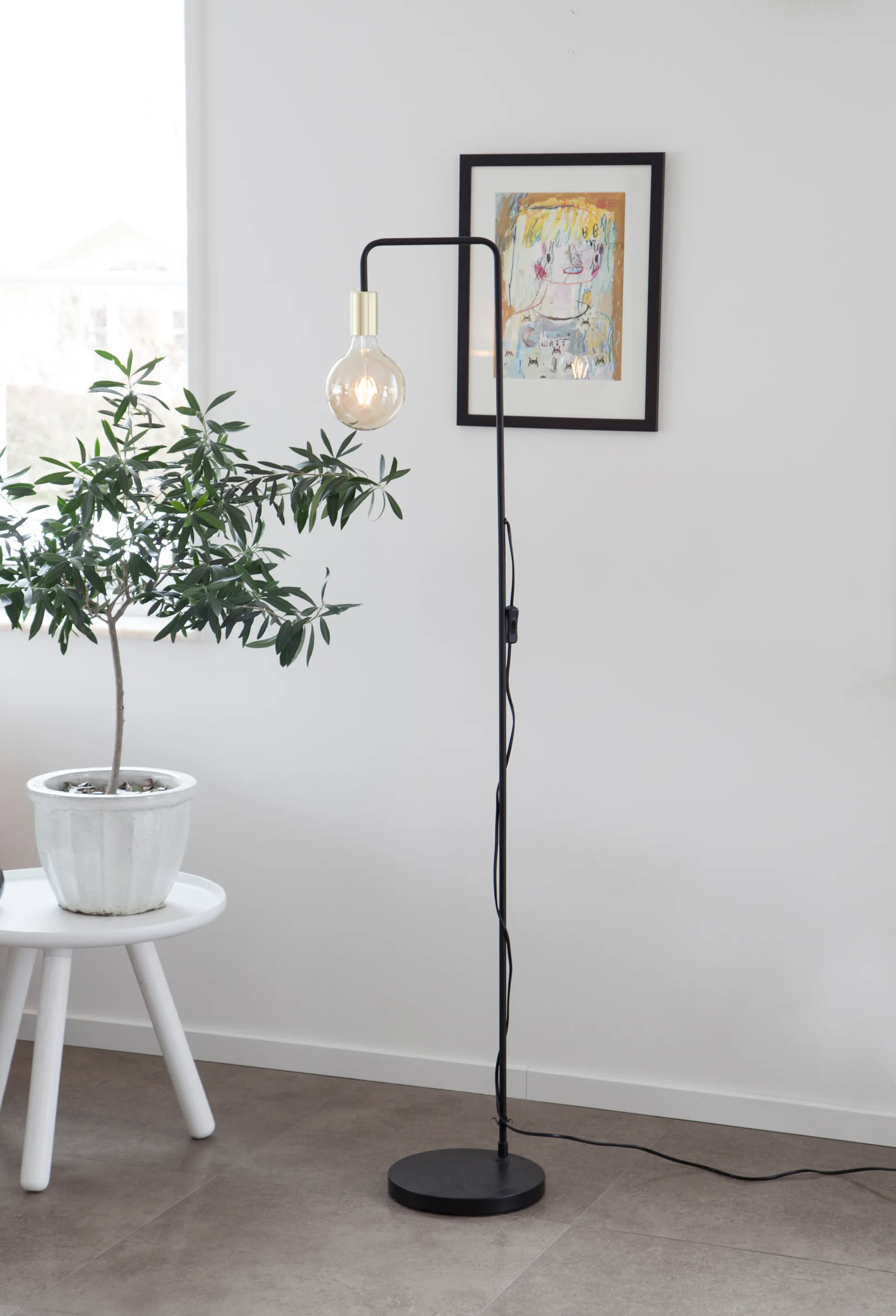 Fondi floor lamp, Matte black By Rydéns