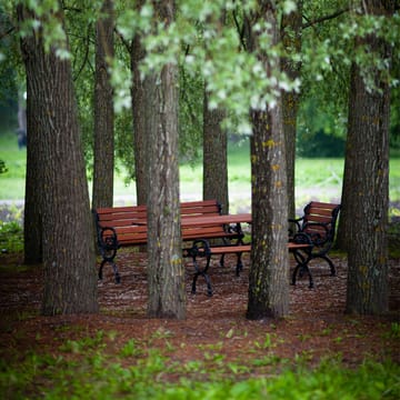 Byarum Bench - Mahogany, raw aluminum stand - Byarums bruk