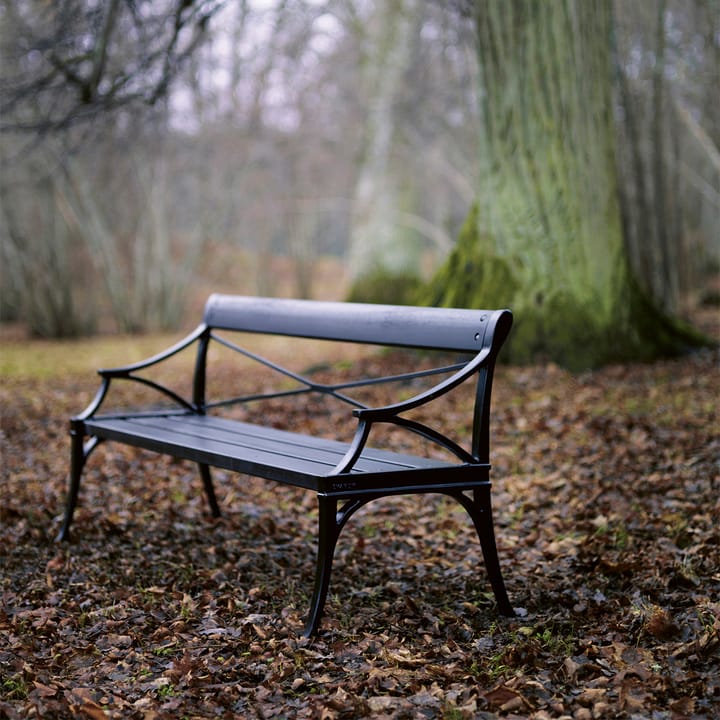 Lessebo sofa - Mahogany, black stand - Byarums bruk