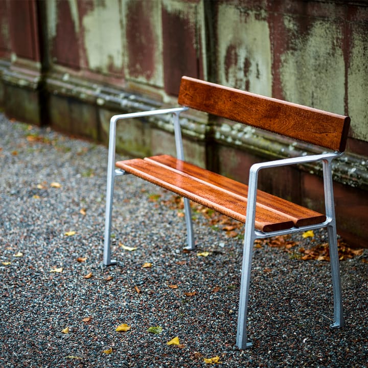 Piccolo sofa - Mahogany, raw aluminum stand - Byarums bruk