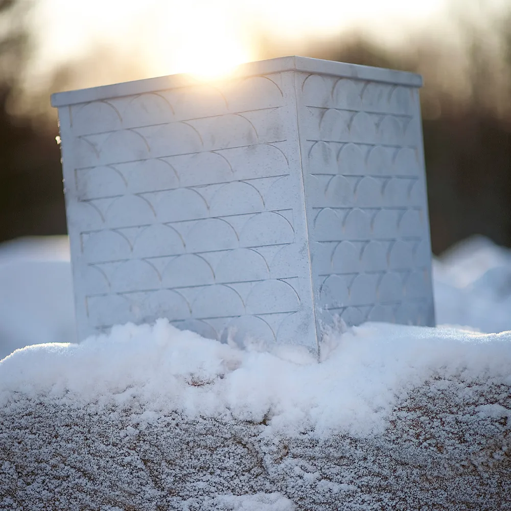 Relief plant pot, Black, large Byarums bruk