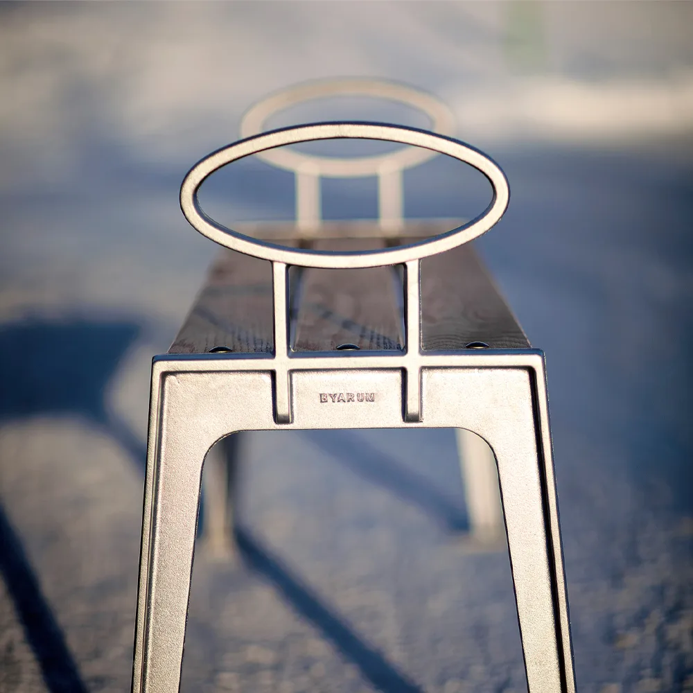 Skillinge bench, Oak oil, raw aluminum stand Byarums bruk