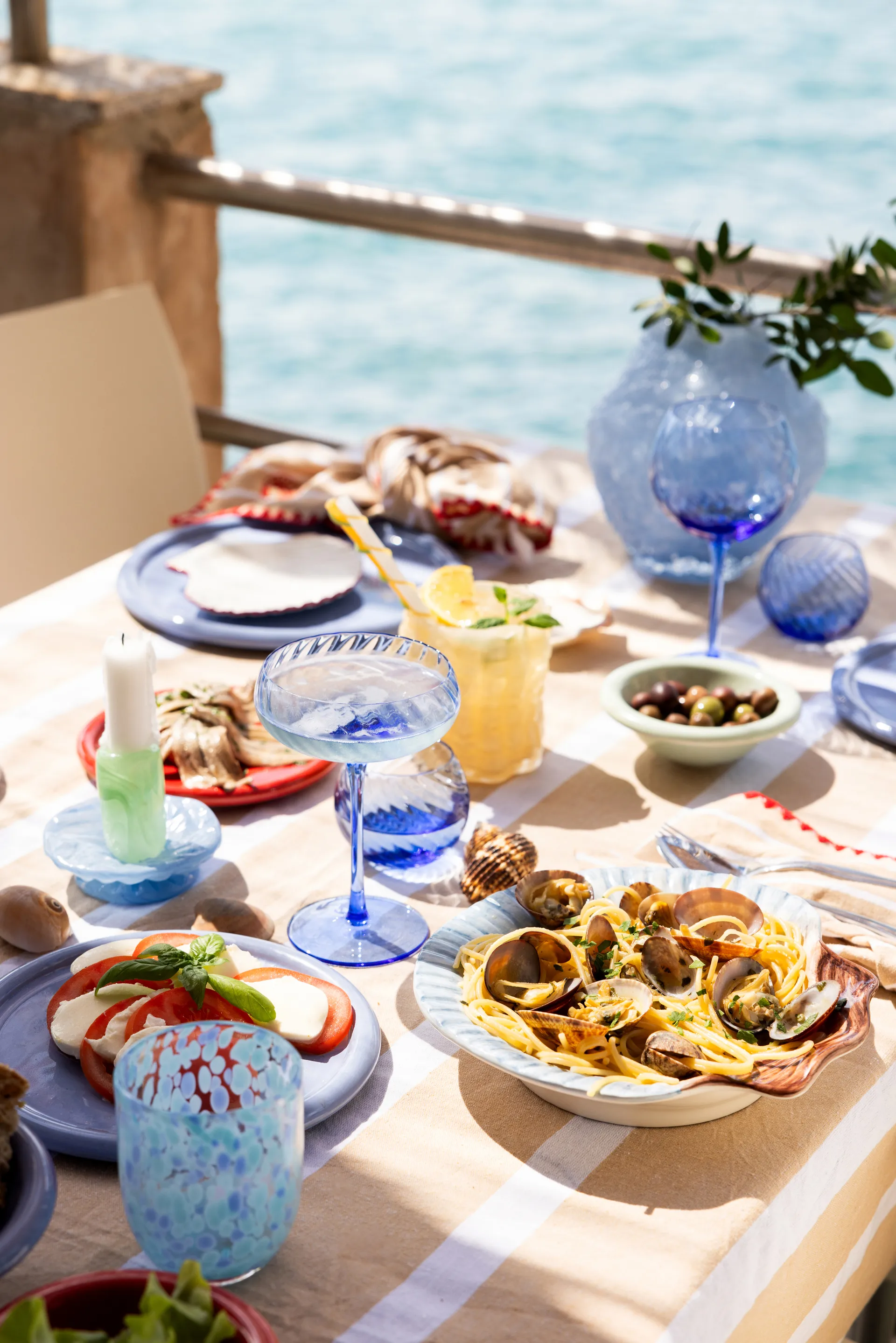 Armona plate 23.5x23.5 cm, Light blue Byon