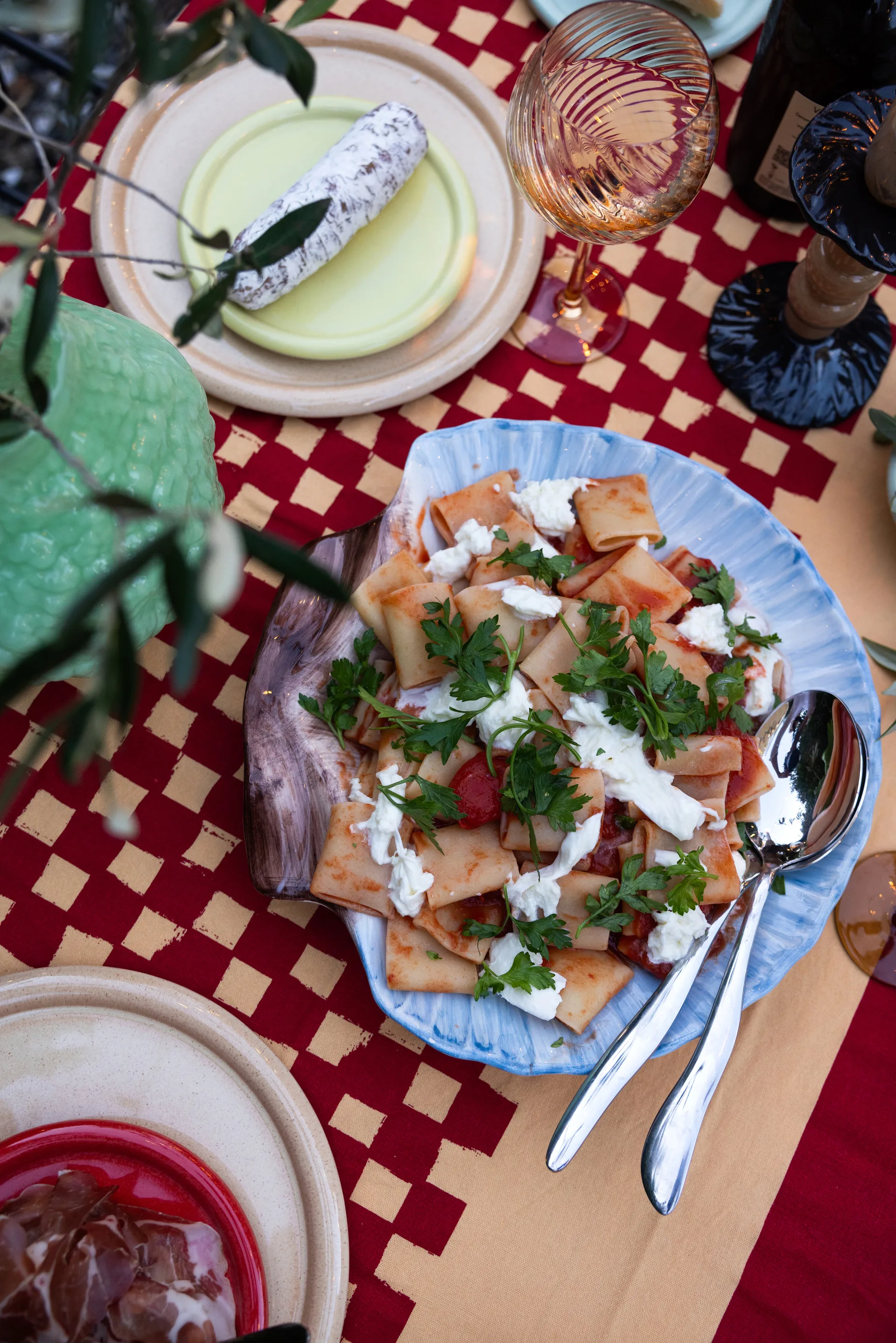 Armona serving dish 32x32.5 cm, Light blue Byon