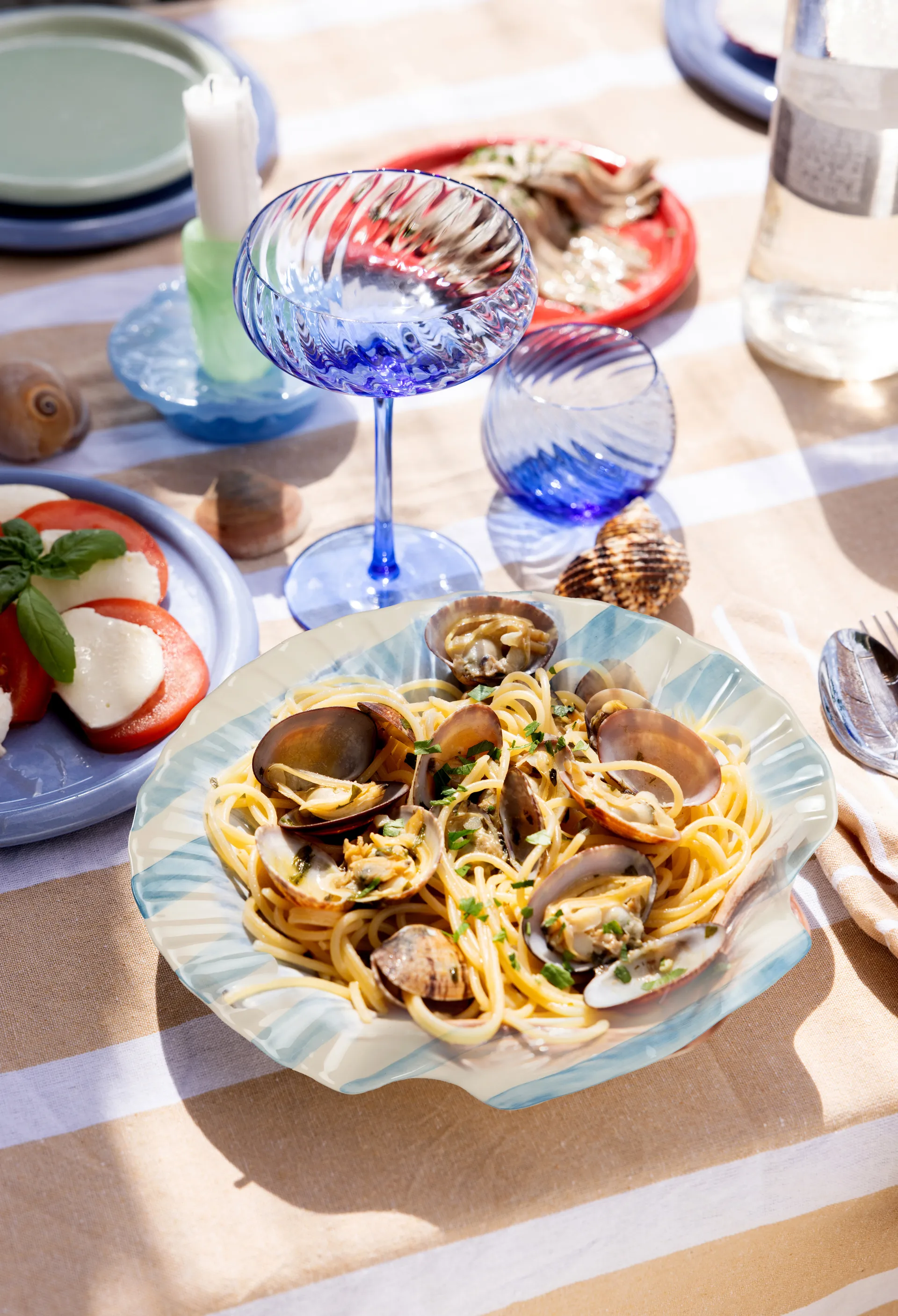 Armona stripe plate 23.5x23.5 cm, Light blue-white Byon