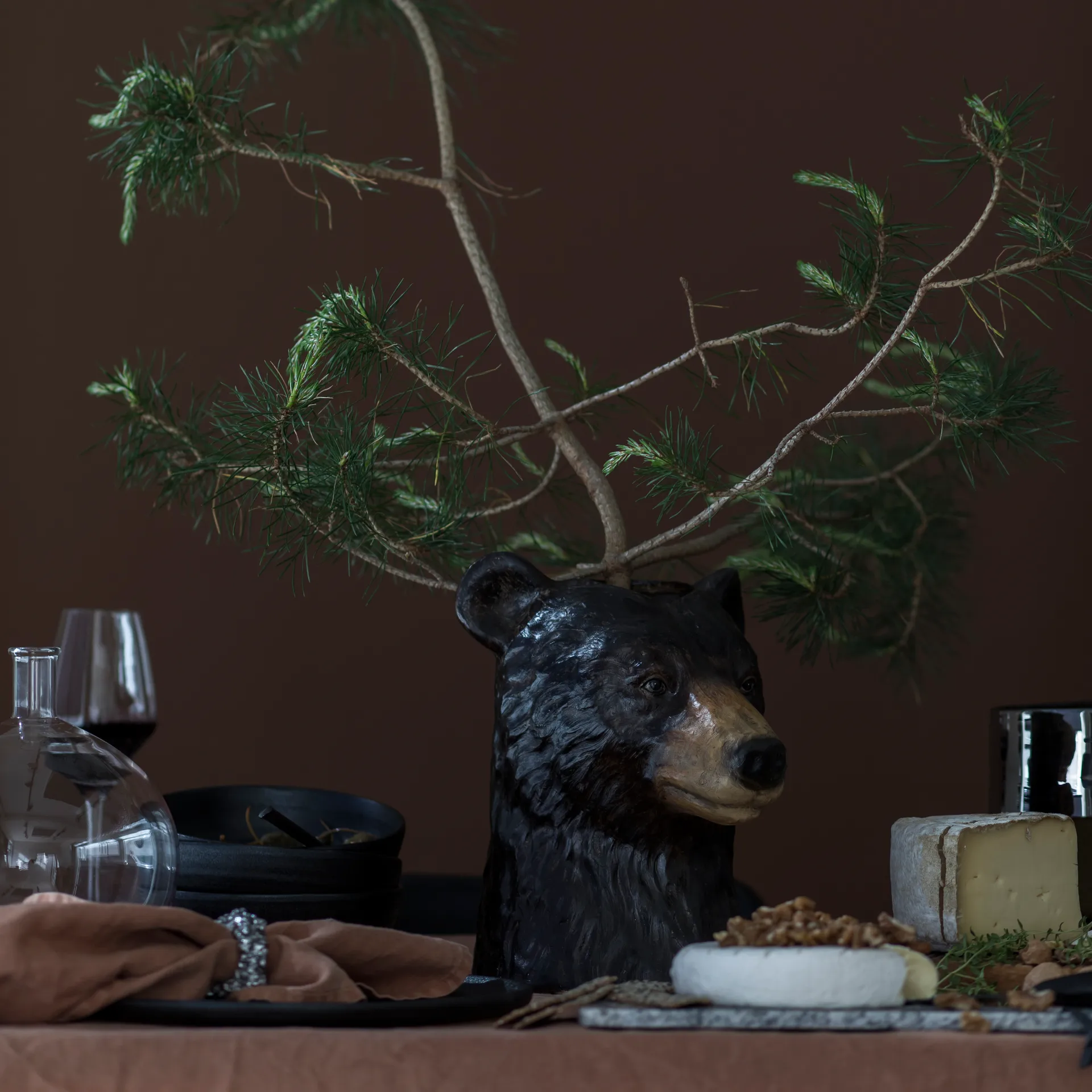 Bear vase, Brown Byon