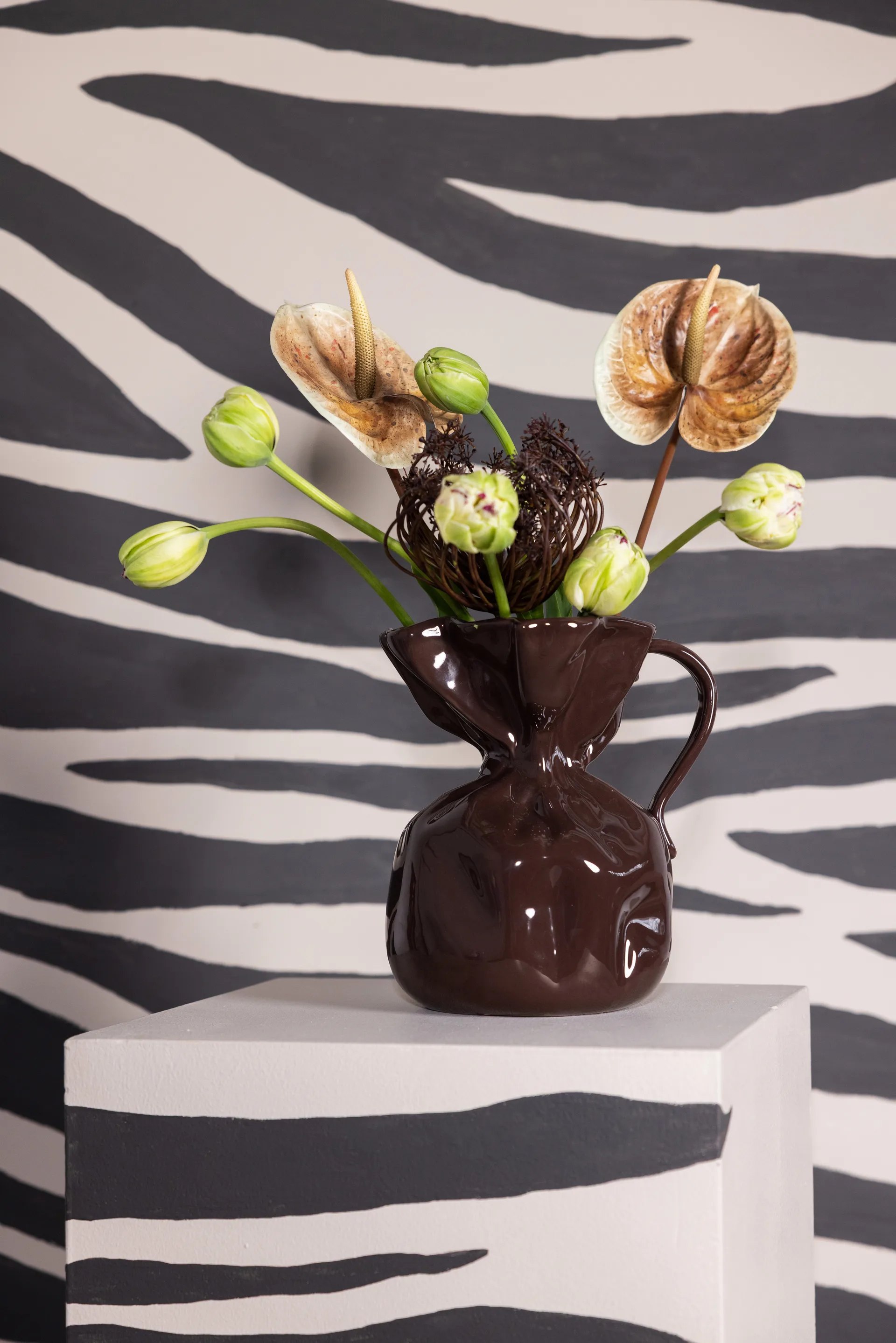 Crumple vase, Brown Byon