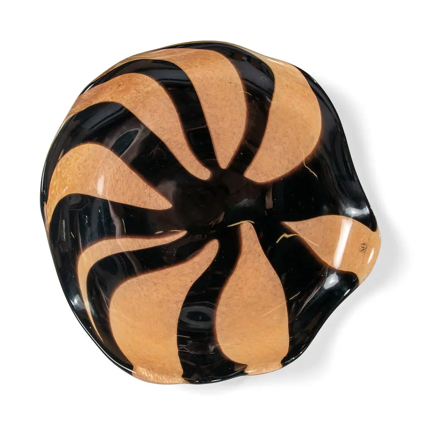 Curve saucer black-beige, M Byon