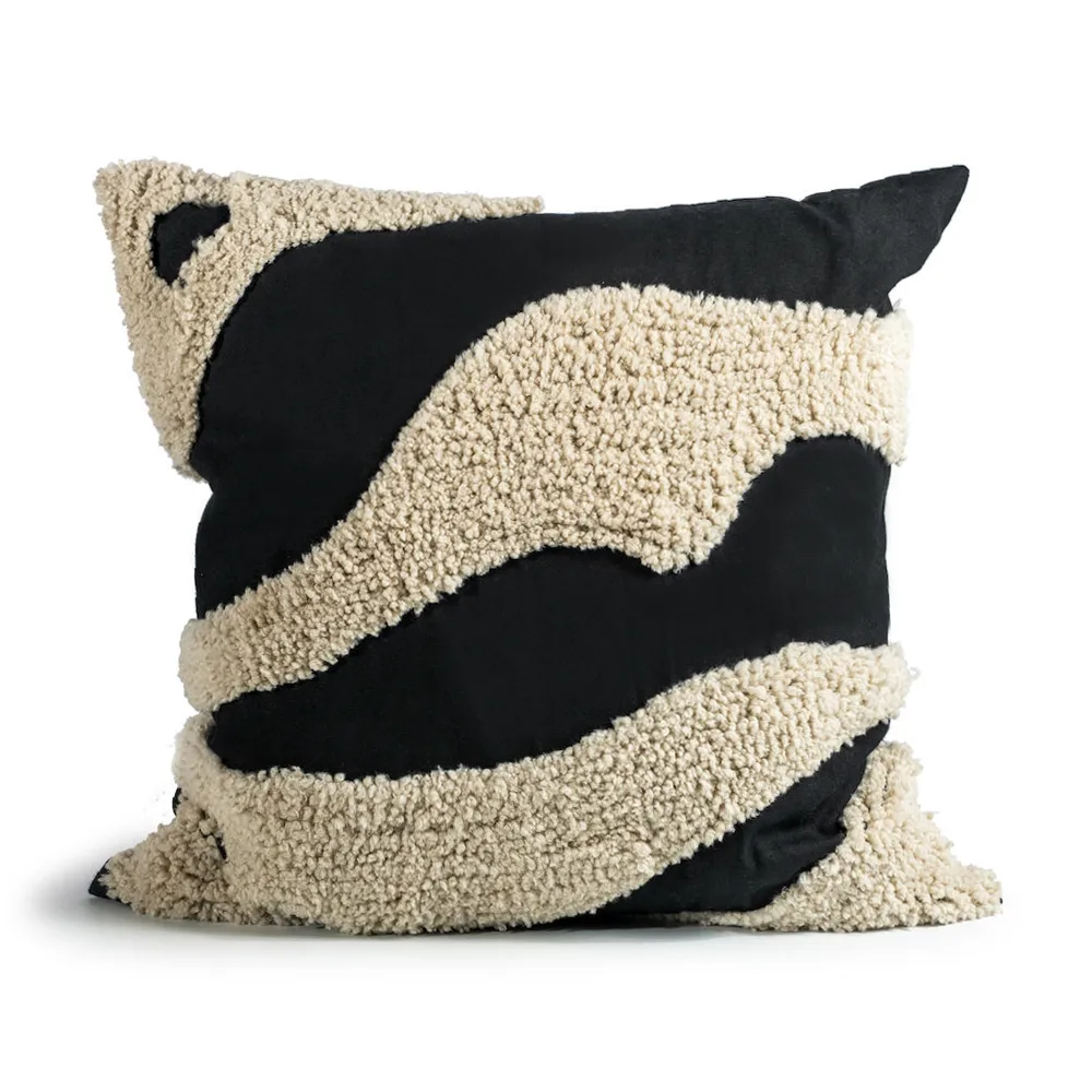 Byon Fluffy cushion 50x50 cm Black-beige | Scandinavian Design | Cushions | Black