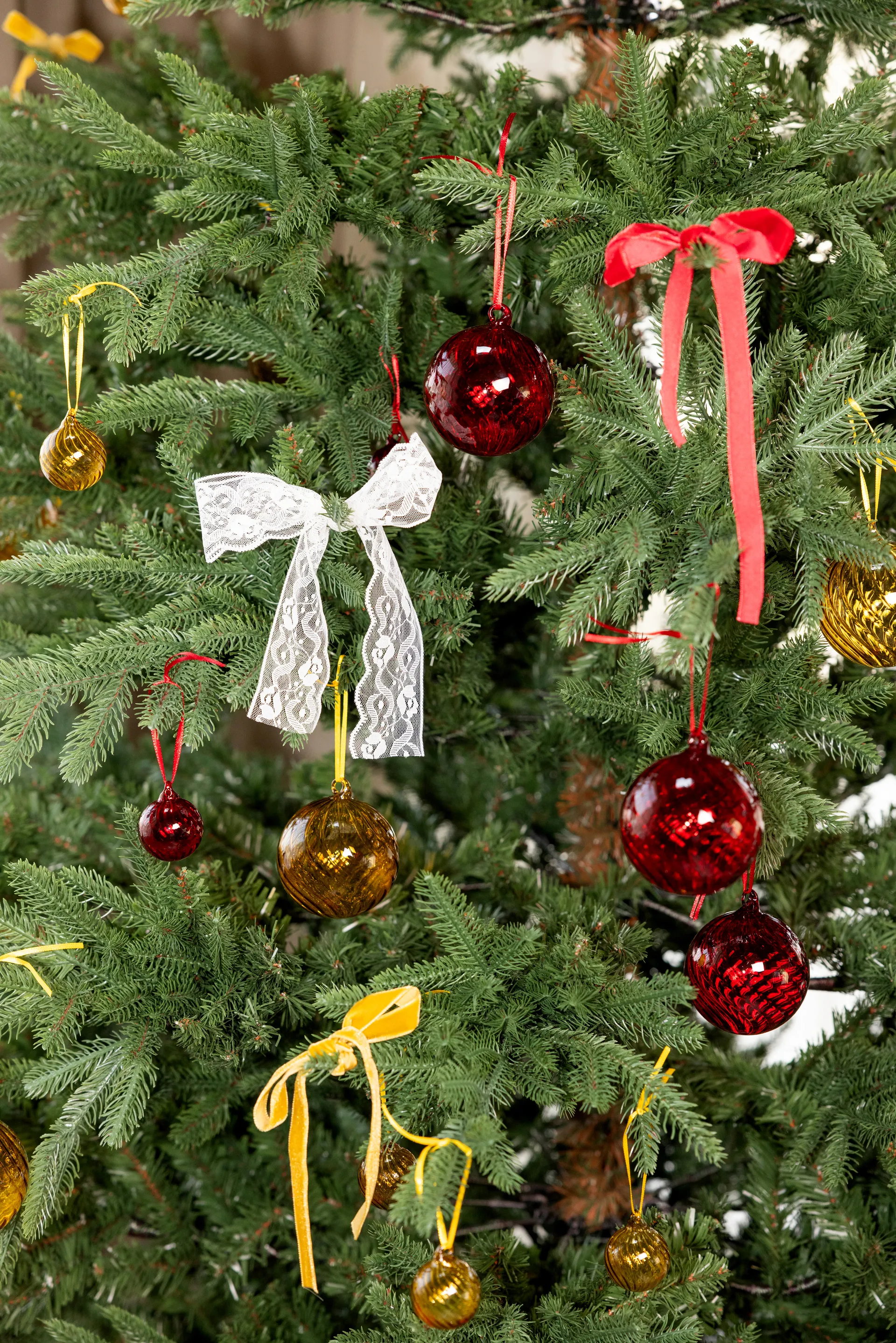 Opacity Christmas tree bauble XS Ø4 cm 4-pack, Red Byon