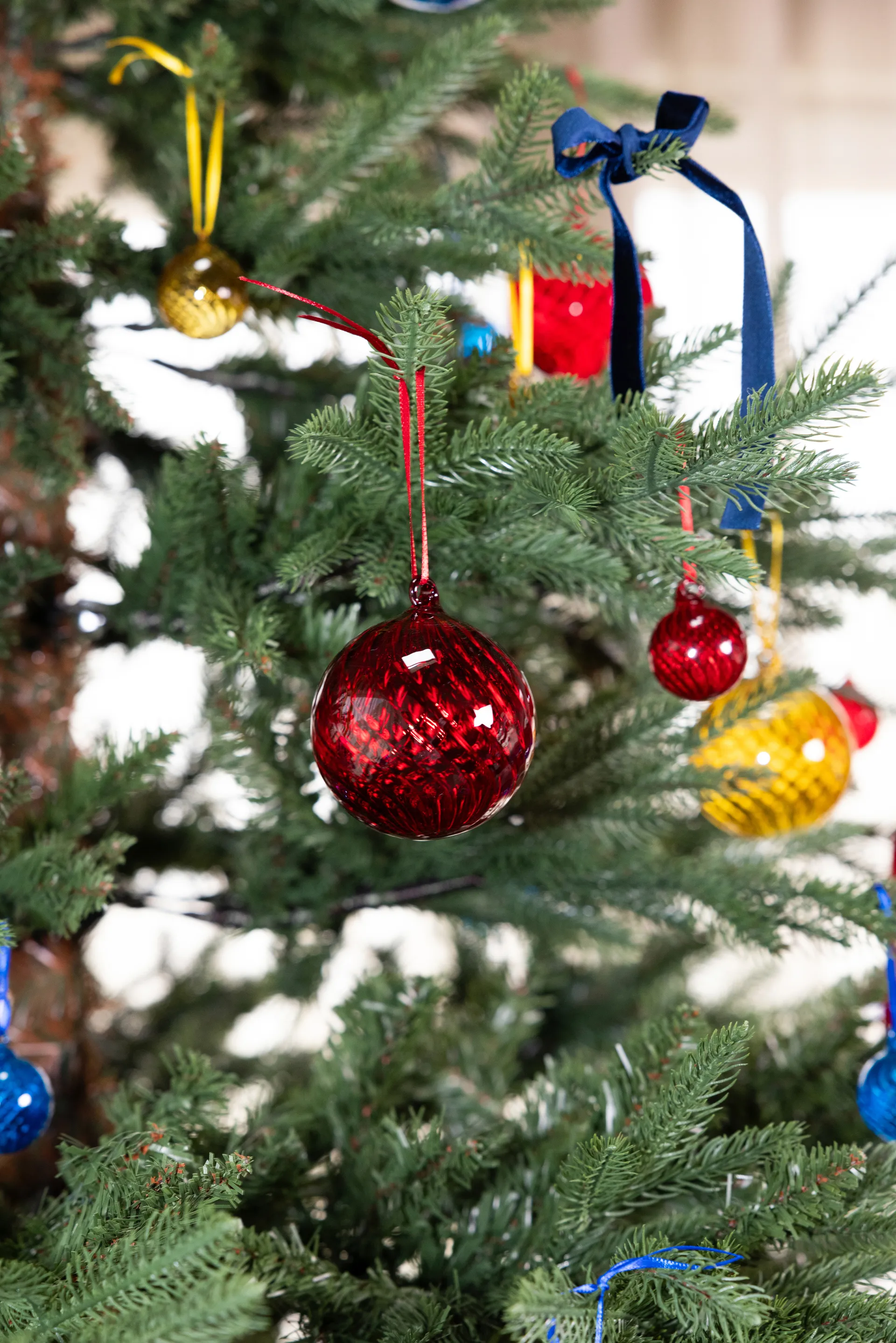 Opacity Christmas tree bauble XS Ø4 cm 4-pack, Yellow Byon