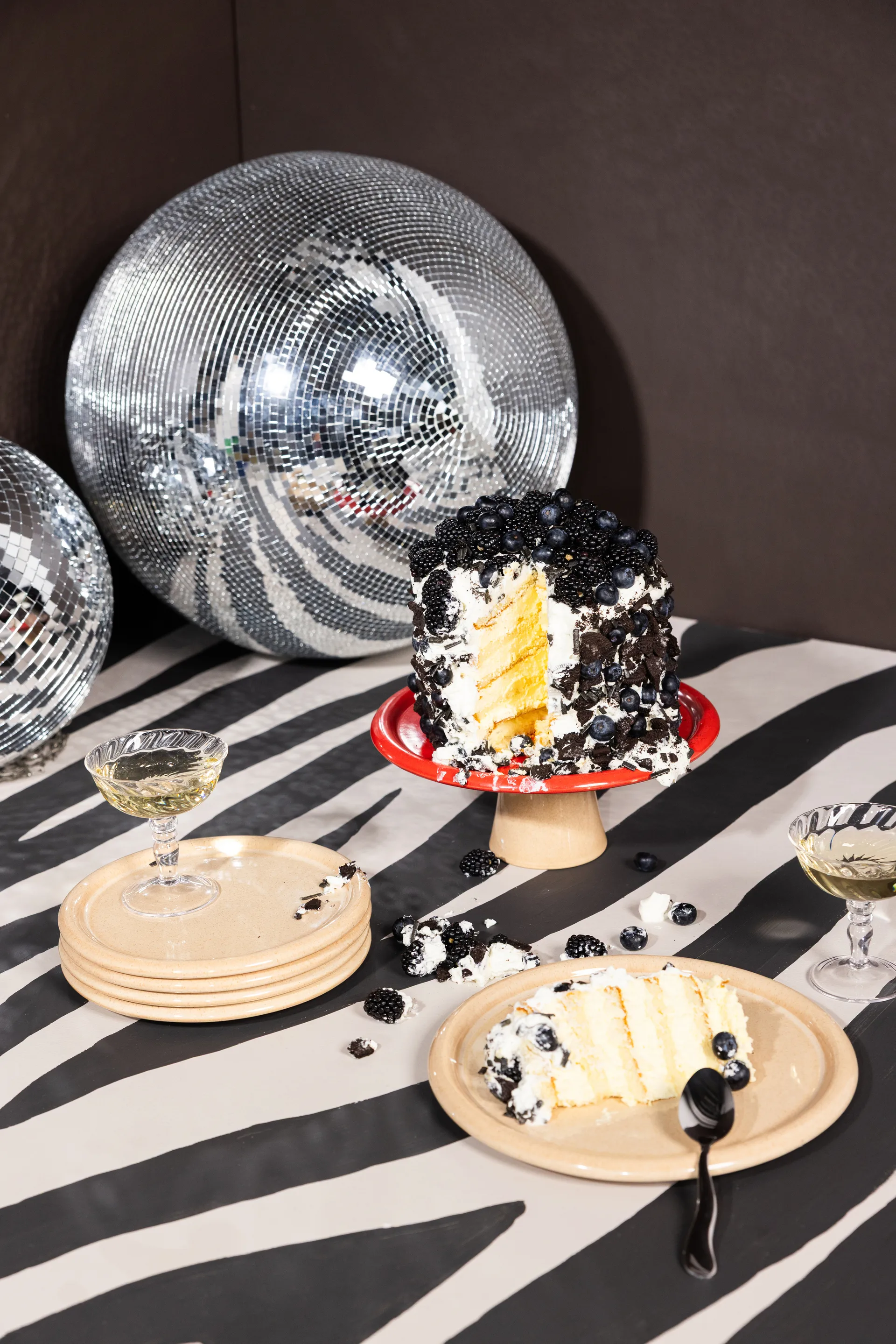 Porto cake plate Ø26x11 cm, Red-beige Byon