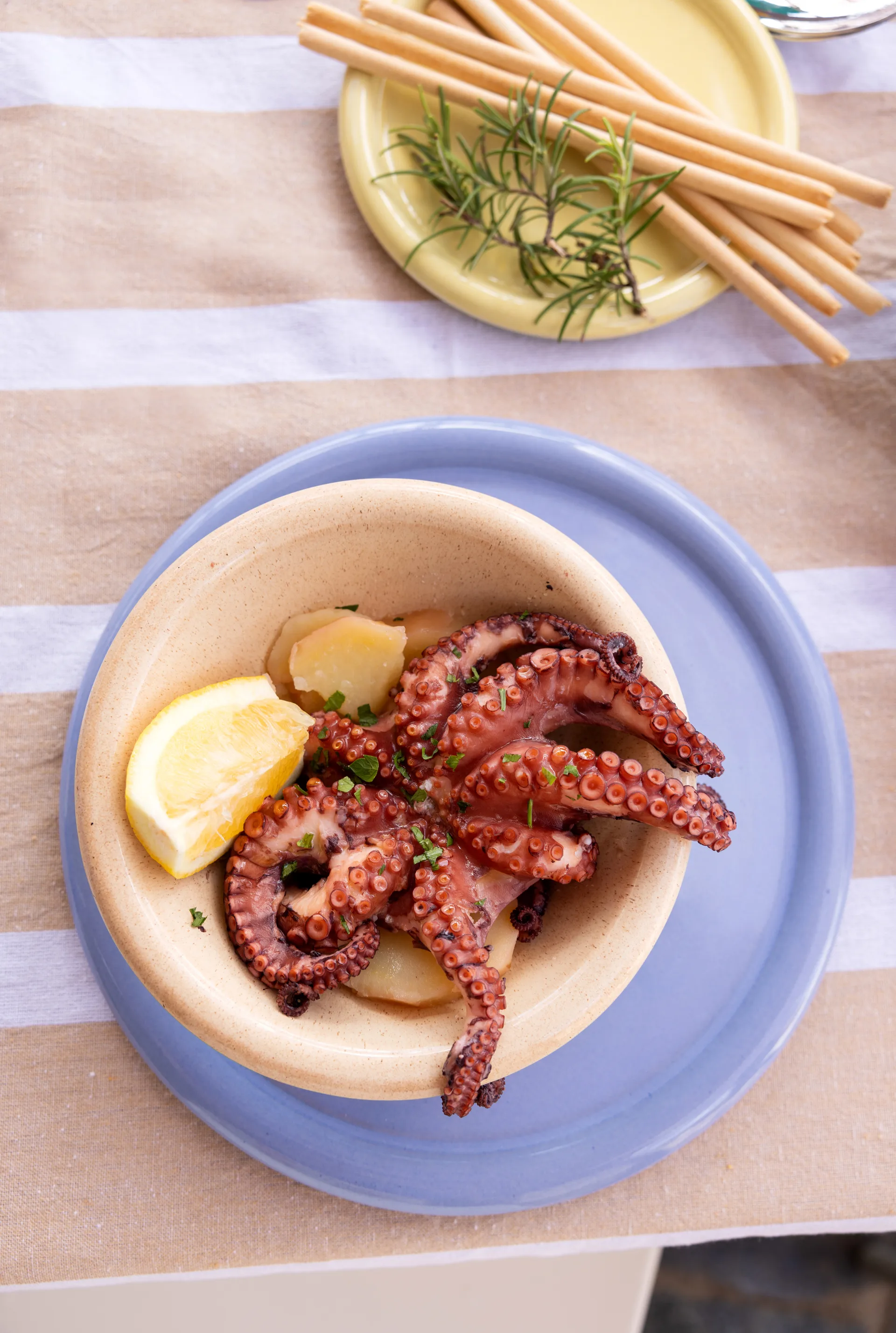 Porto plate Ø21.5 cm, Light blue Byon