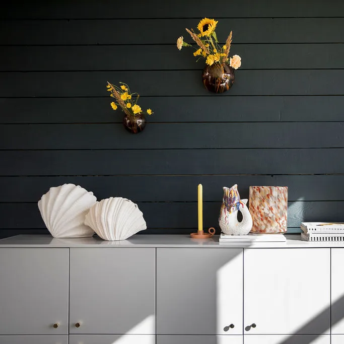 Shell vase, White