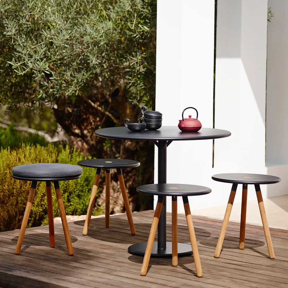 Go coffee table Ø80 cm, Lava grey-white Cane-line