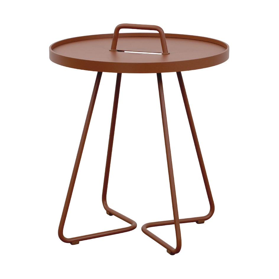 Cane-line On-the-move side table o44 cm Desert red | Scandinavian Design | Garden tables | Red