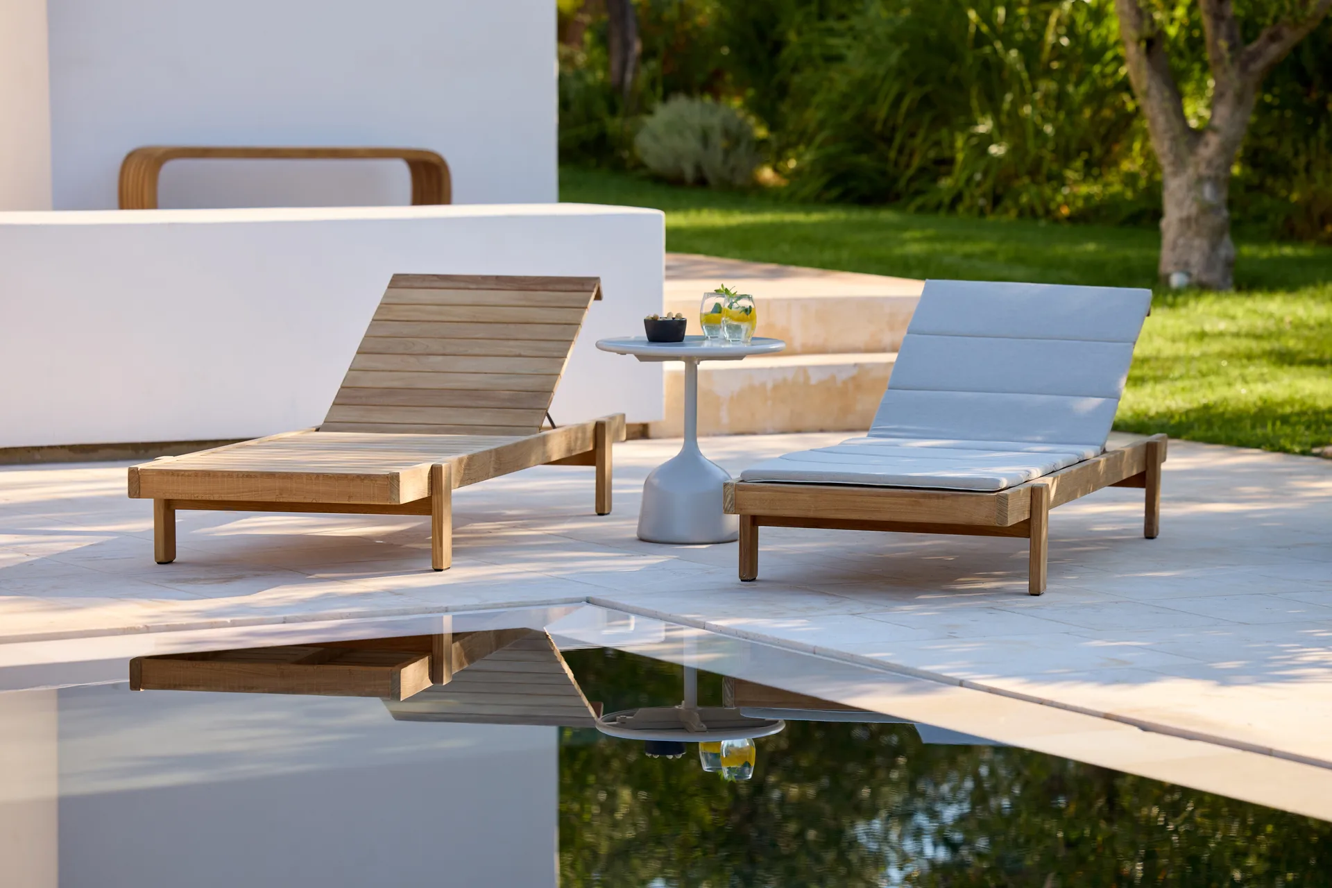 Vista sun lounger, Teak Cane-line