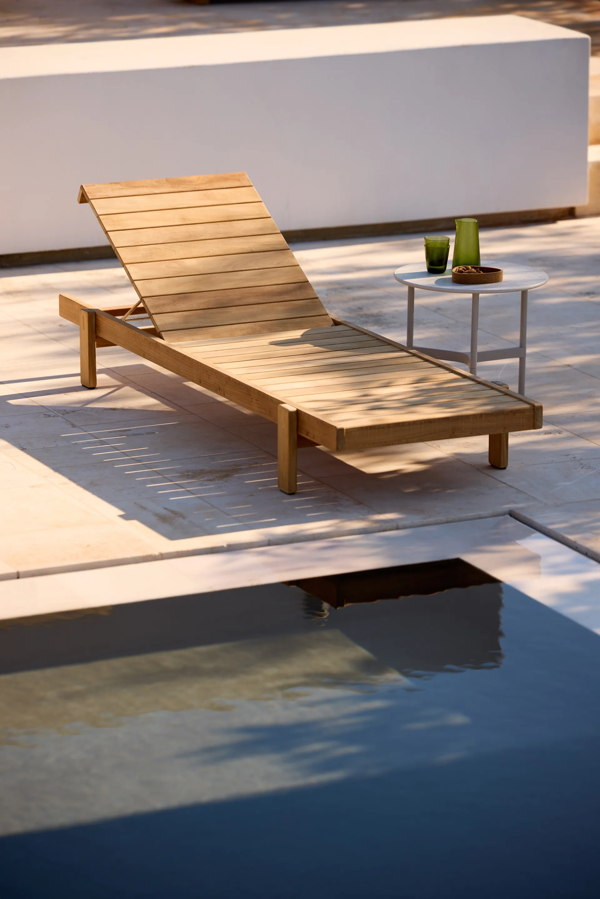 Vista sun lounger, Teak Cane-line