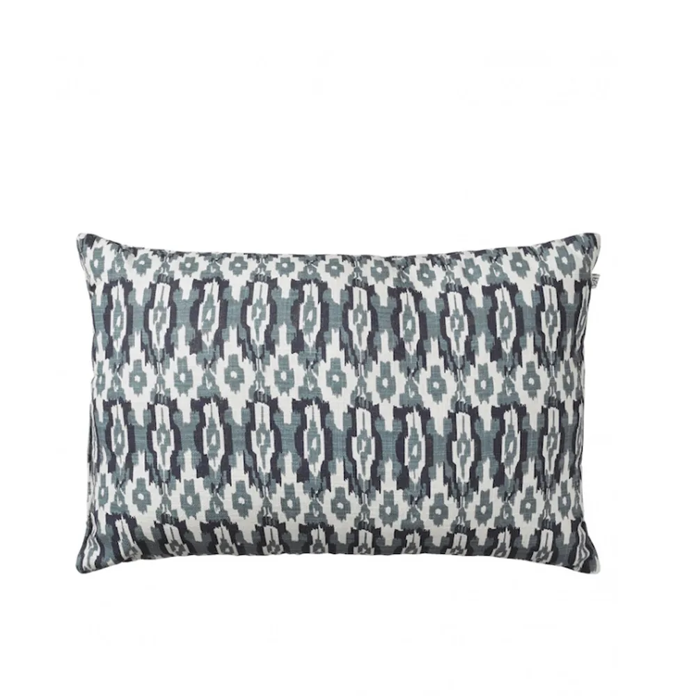 Chhatwal & Jonsson Ikat Delhi Outdoor cushion 40x60 cm Blue/Heaven blue