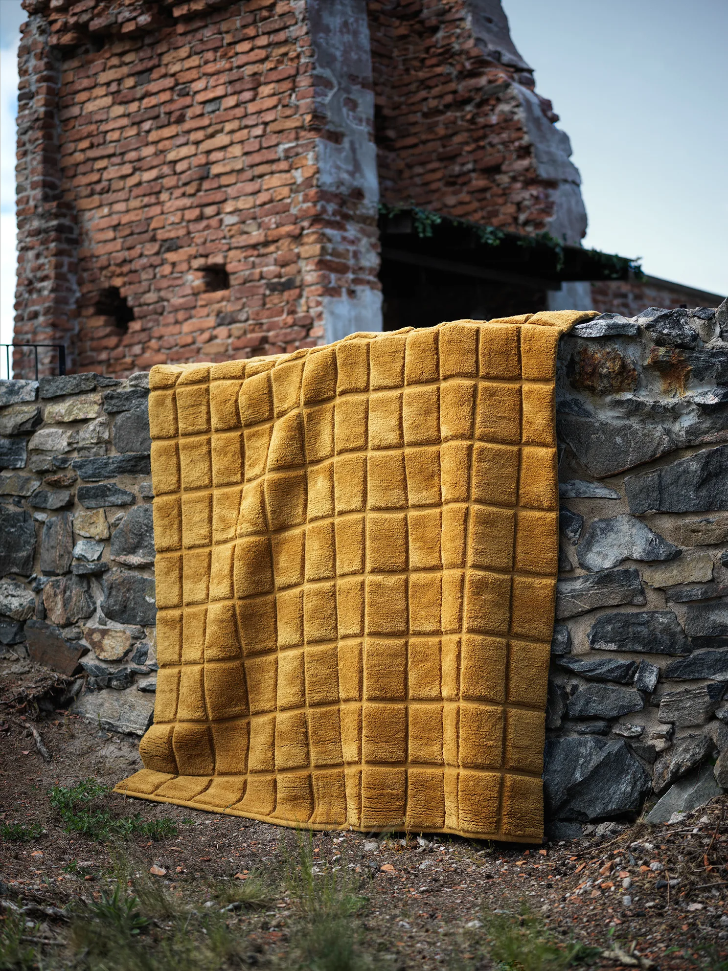 Loha rug 249x342 cm, Masala yellow Chhatwal & Jonsson