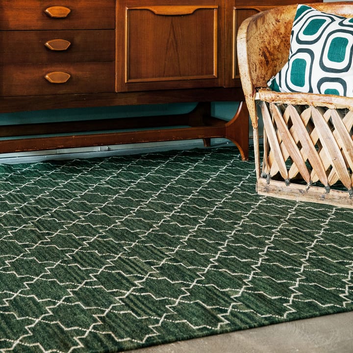Varanasi rug 180x272 cm, Green-off white Chhatwal & Jonsson