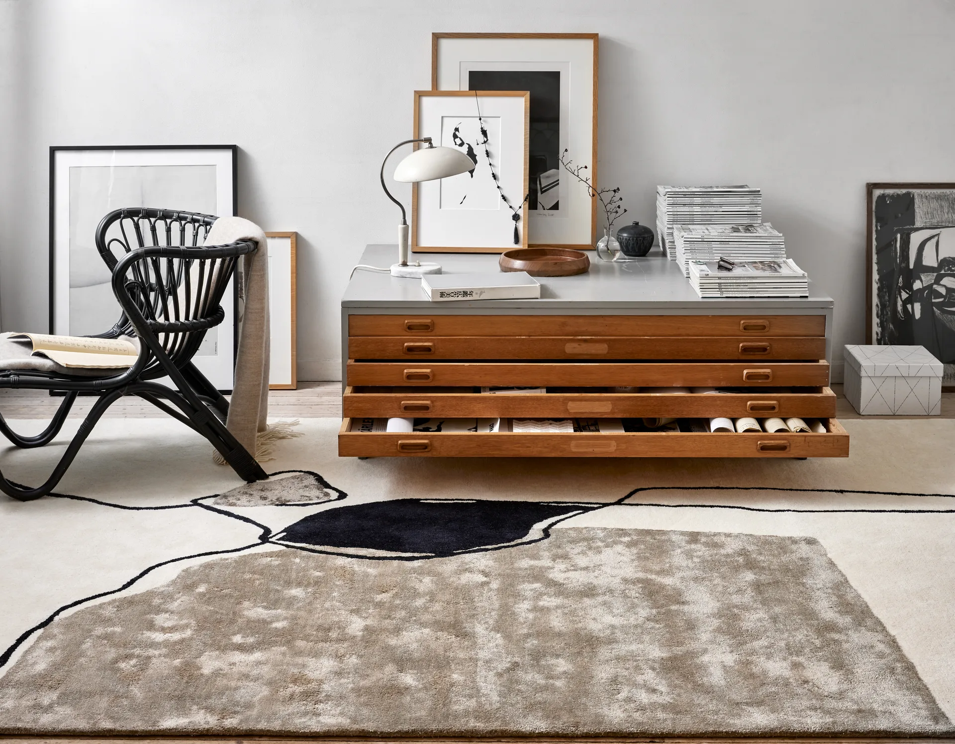 Abstract rug 250x350 cm, Ivory Classic Collection