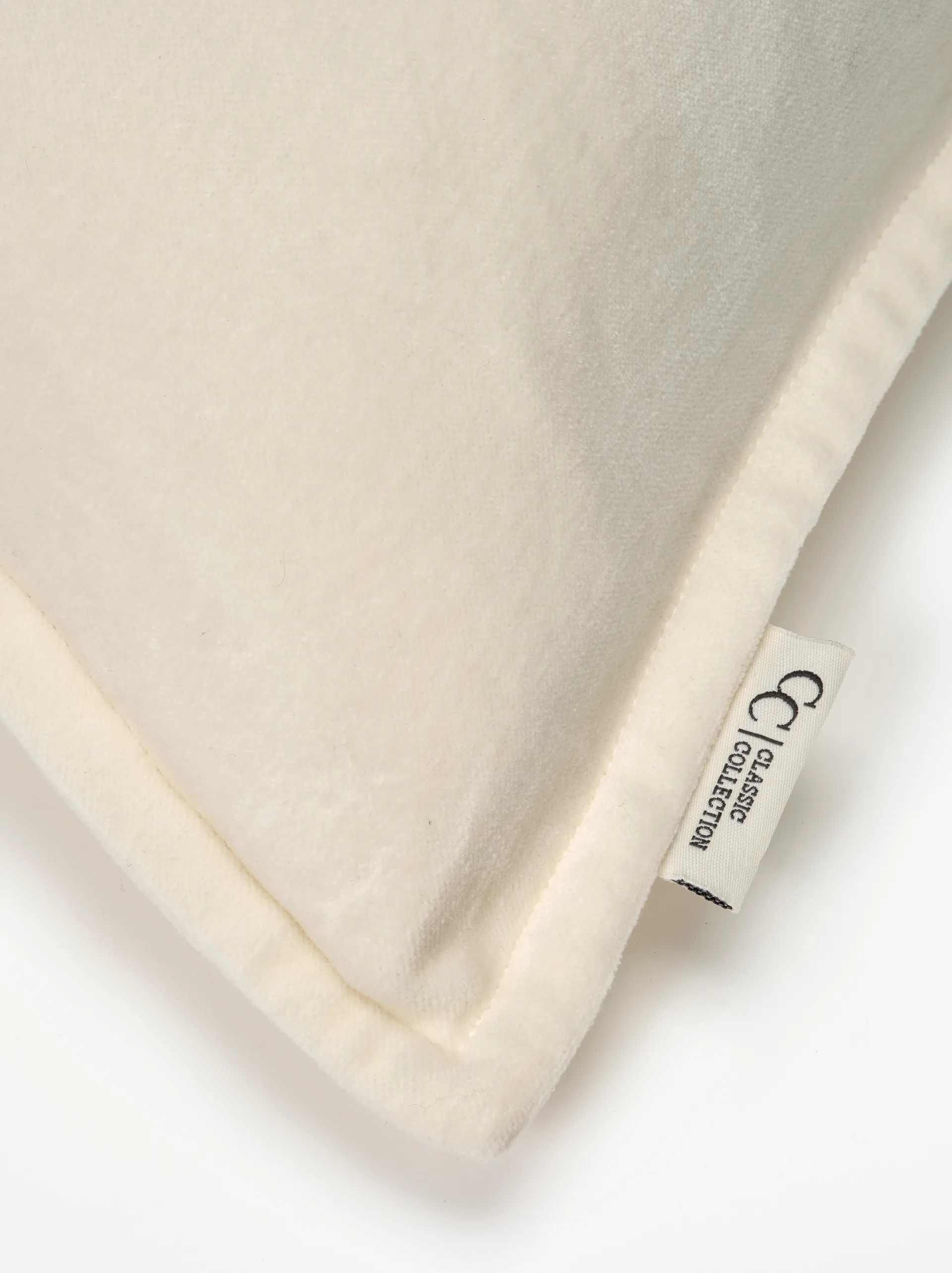 Classic Velvet cushion cover 50x50 cm, White Classic Collection