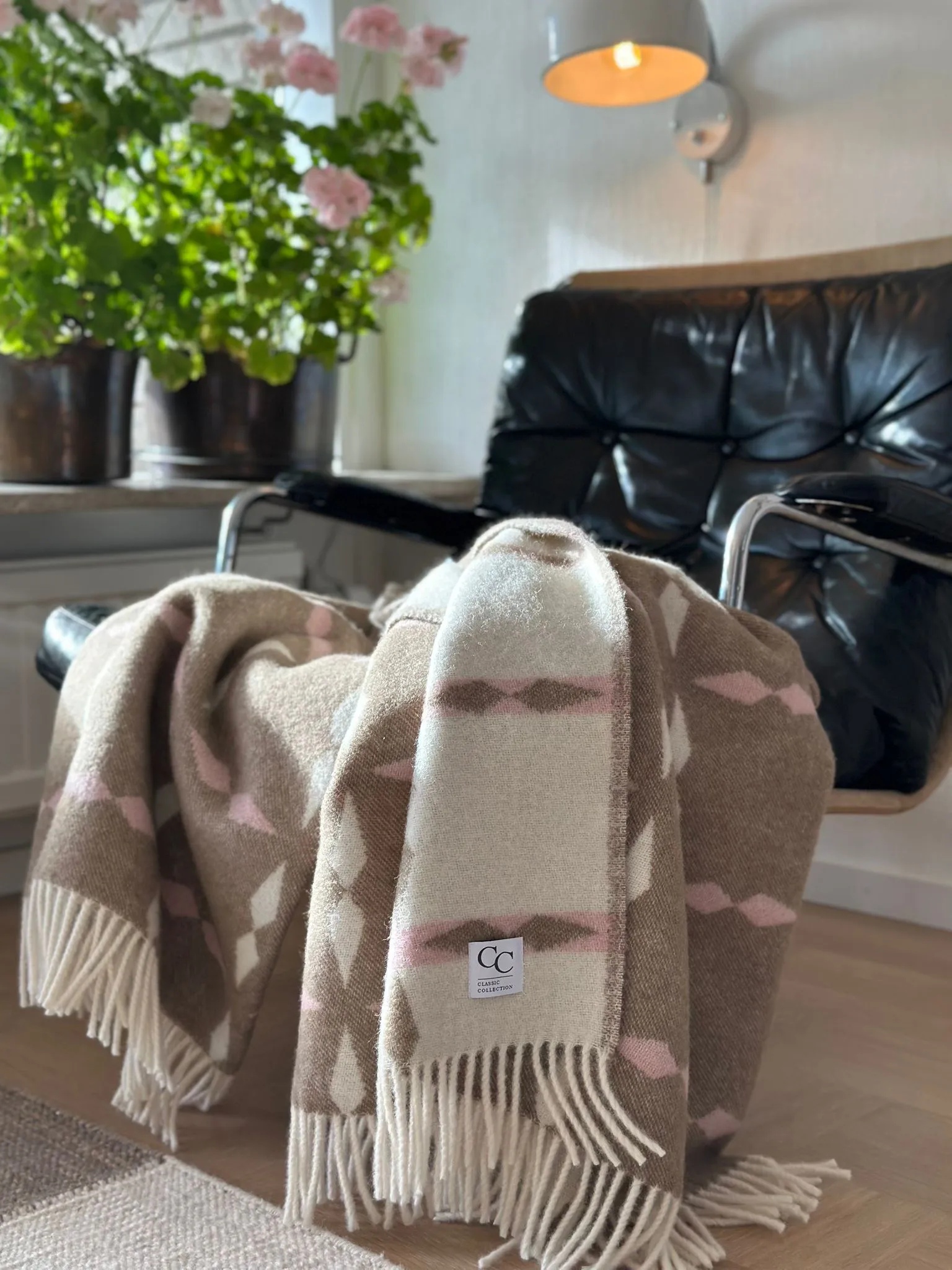 Tile throw 130x180 cm, Pink Classic Collection