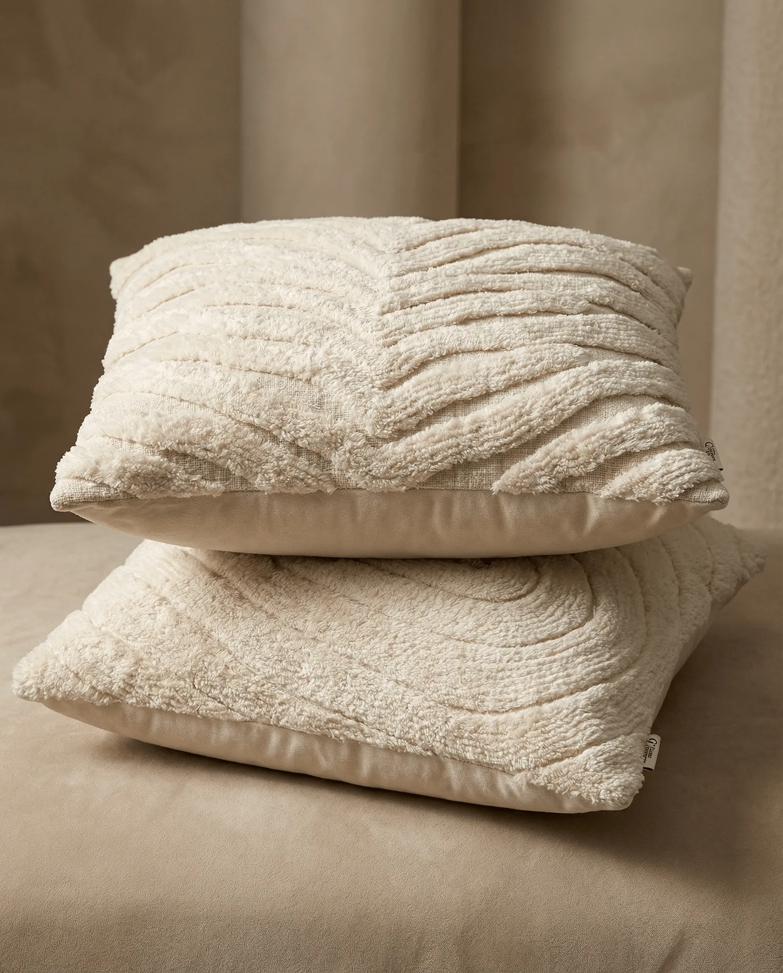 Zebra Tuft cushion cover, Off white, 50x50 cm Classic Collection