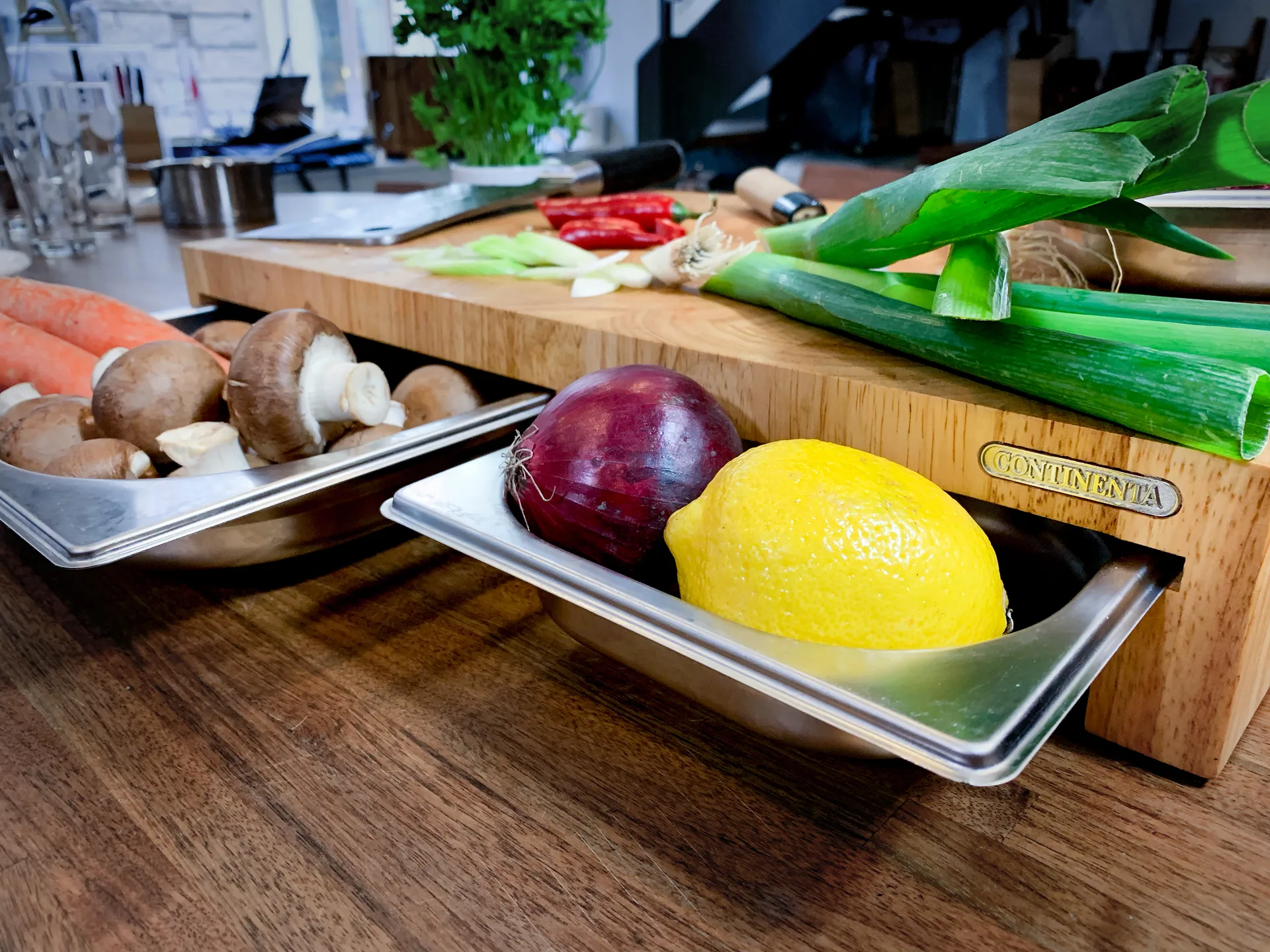 Cutting board rubber tree with 3 trays, 32x48 cm Continenta